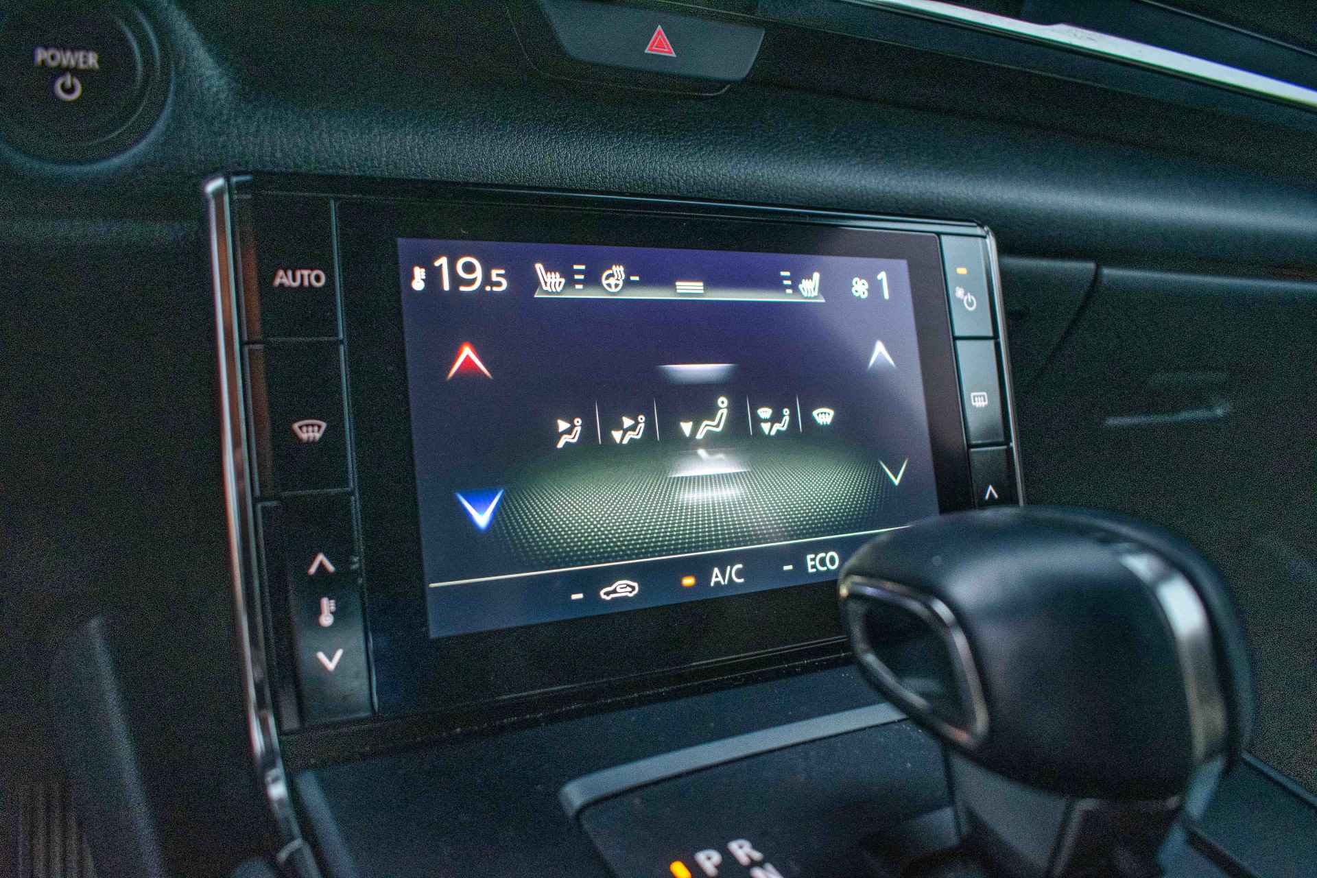 Mazda MX-30 e-SkyActiv EV 145 Exclusive-line 36 kWh 3 fase | Carplay | ACC | Navi | LED | Climate control | Dode hoek | Voorstoelen verwarmd | Camera | DAB | Keyless - 9/24