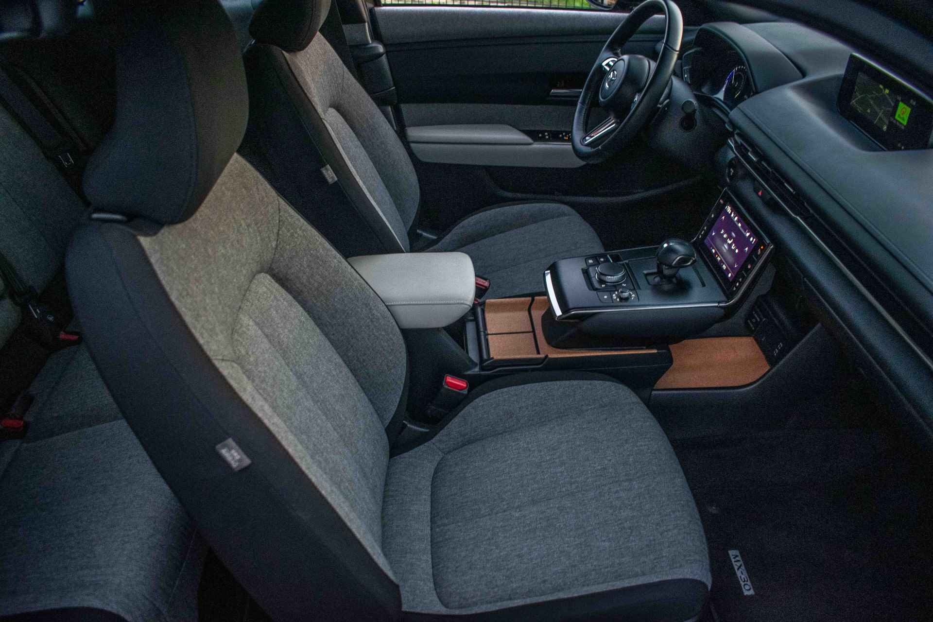 Mazda MX-30 e-SkyActiv EV 145 Exclusive-line 36 kWh 3 fase | Carplay | ACC | Navi | LED | Climate control | Dode hoek | Voorstoelen verwarmd | Camera | DAB | Keyless - 24/24