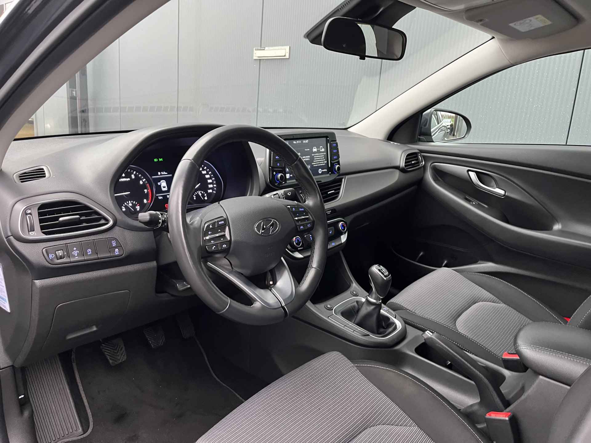 Hyundai i30 Fastback 1.0 T-GDI MHEV 120pk Comfort | Airco | Carplay | Camera | 16" Lichtmetaal | Afn. Trekhaak | Cruisecontrol | Parkeersens - 15/29