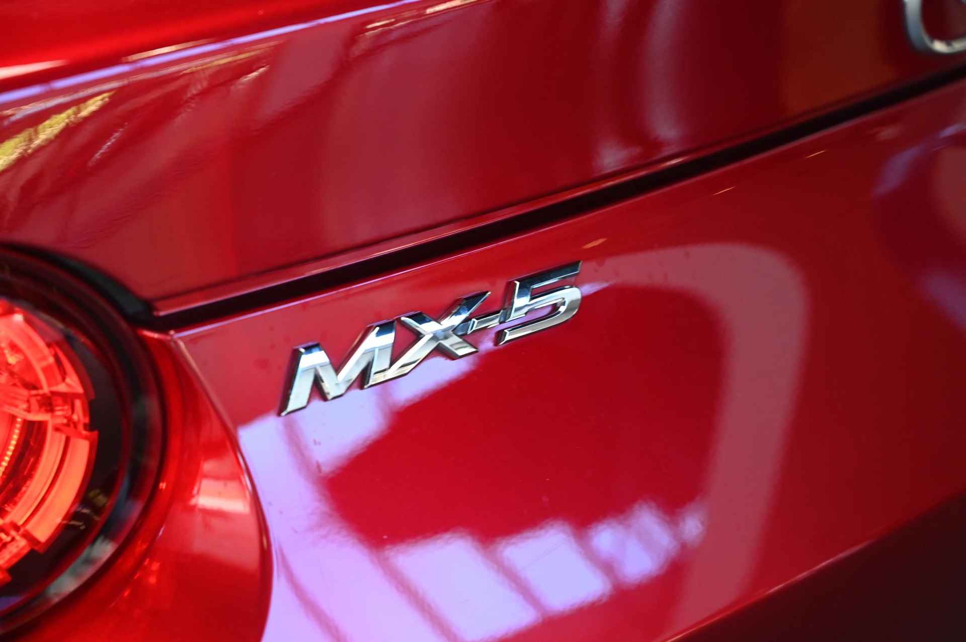 Mazda MX-5 Roadster SkyActiv-G 184 6MT GT-M - 17/55