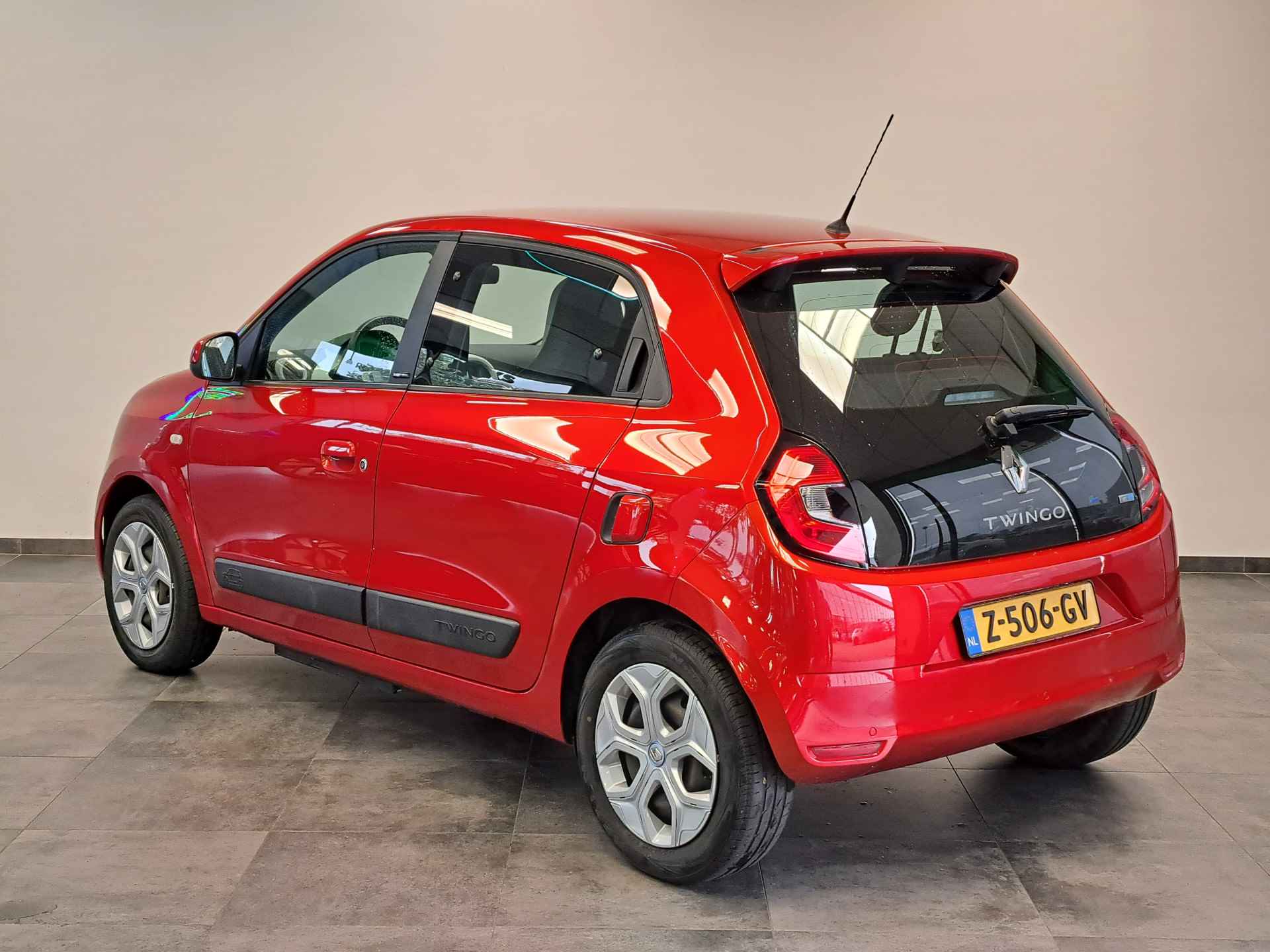 Renault Twingo Z.E. R80 Collection Apple car Play, Dab Radio, Climate control. 2 jaar garantie mogelijk* (vraag naar de voorwaarden) - 4/14