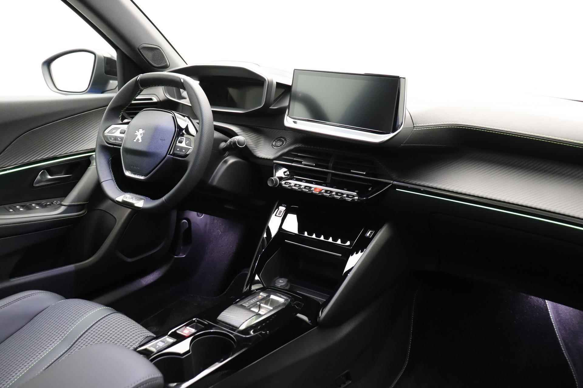 Peugeot e-2008 EV GT 50 kWh | Panoramadak | Adaptieve Cruise Control | Lane Assist | Stoelverwarming | Ambient Lighting | - 4/35