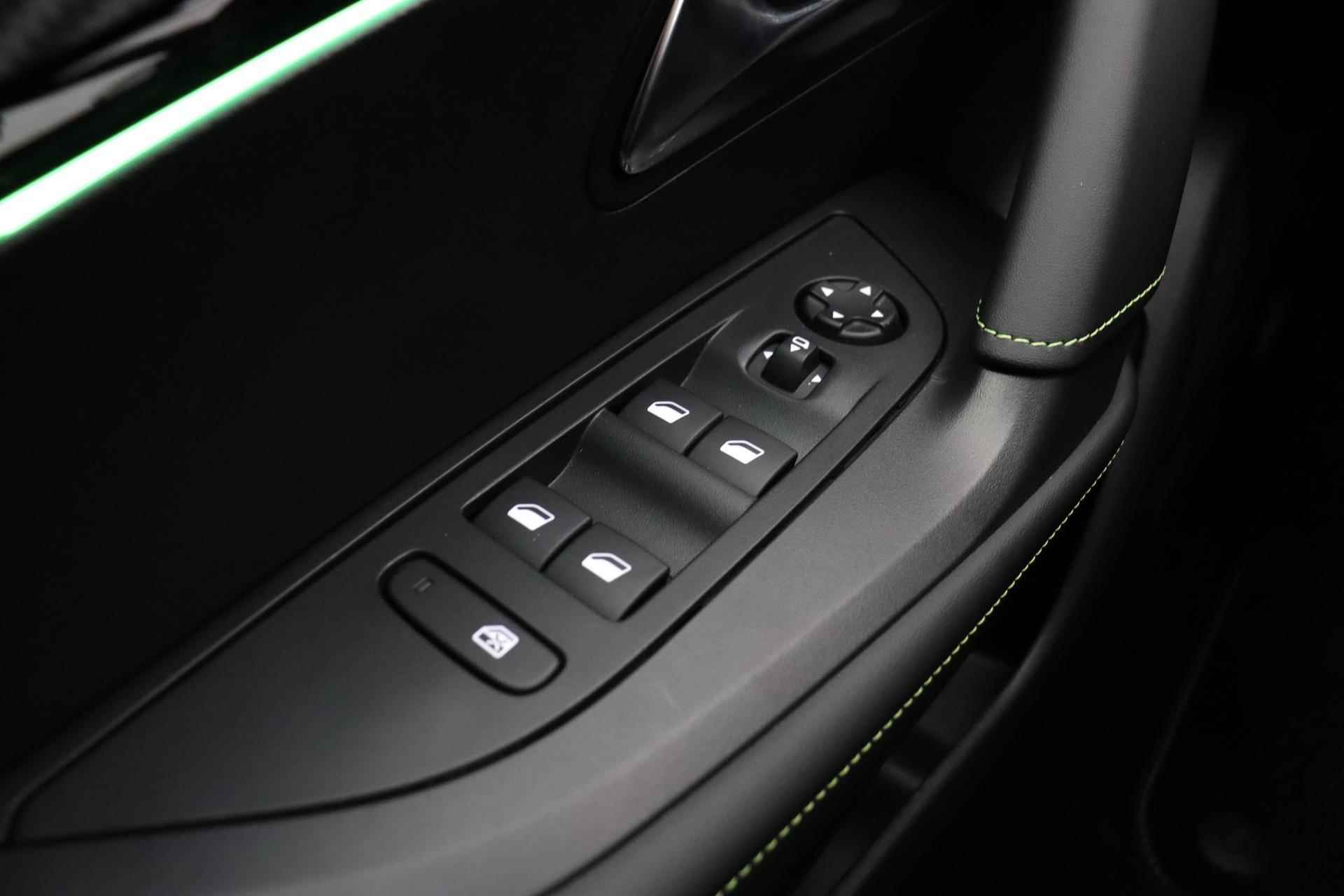Peugeot e-2008 EV GT 50 kWh | Panoramadak | Adaptieve Cruise Control | Lane Assist | Stoelverwarming | Ambient Lighting | - 19/35