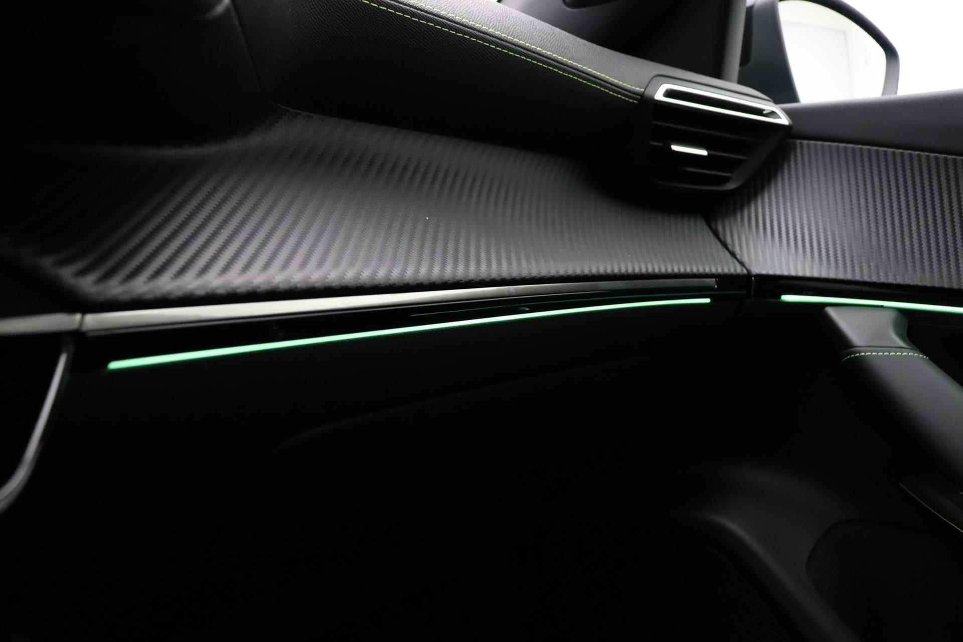 Peugeot e-2008 EV GT 50 kWh | Panoramadak | Adaptieve Cruise Control | Lane Assist | Stoelverwarming | Ambient Lighting | - 26/35
