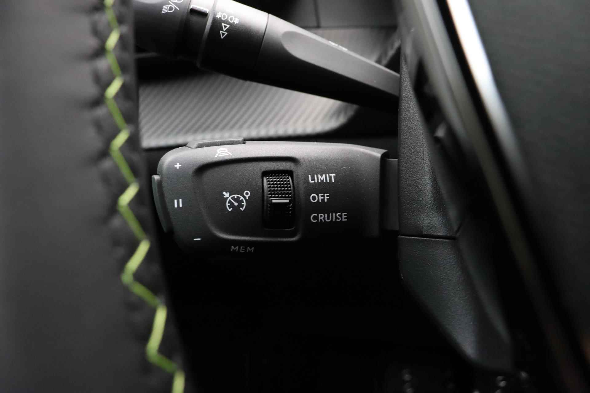 Peugeot e-2008 EV GT 50 kWh | Panoramadak | Adaptieve Cruise Control | Lane Assist | Stoelverwarming | Ambient Lighting | - 27/35