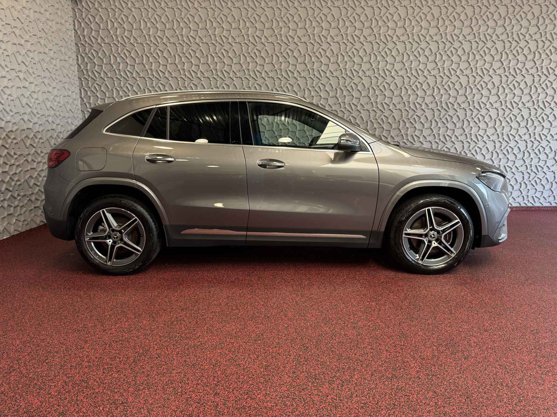 Mercedes-Benz GLA 250 E AMG LINE PREMIUM PHEV PLUG-IN-HYBRID - 81/101