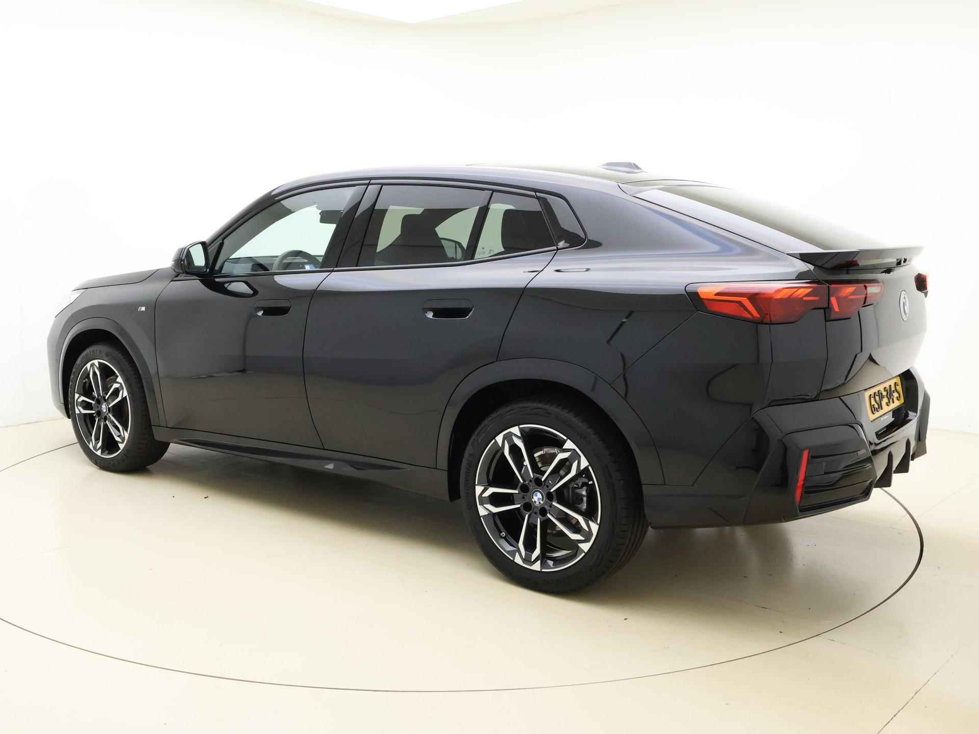 BMW X2 sDrive20i M Sport -HeadUp -Pano Dak -Harman/Kardon -Iconic Glow Grille -Park Assist Plus -Adaptief M Onderstel -LED Adaptief -Driving Ass -Live Cockpit Prof - 8/44