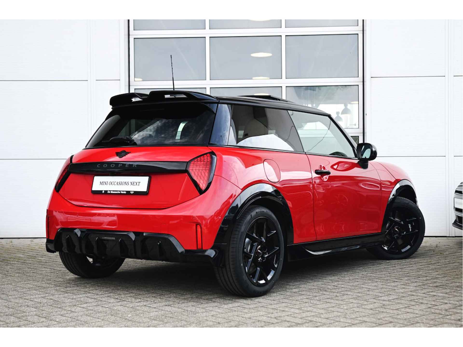 MINI Hatchback Cooper C JCW Automaat / Panoramadak / JCW Sportstoelen / LED / Parking Assistant / Head-Up / Comfort Access / Stoelverwarming - 12/29