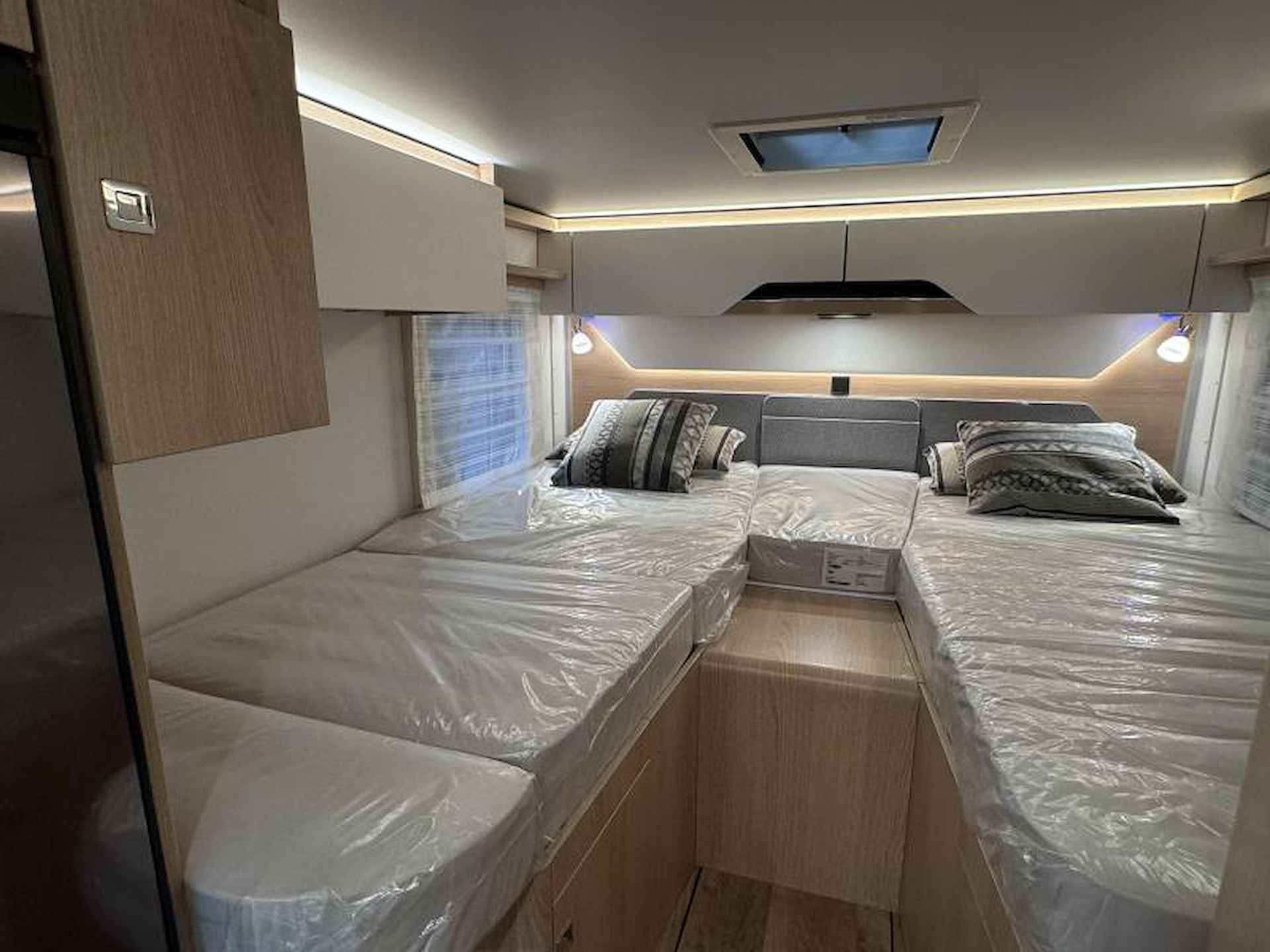 Hymer B-MCT 580  automaat- xxl bed - 11/21