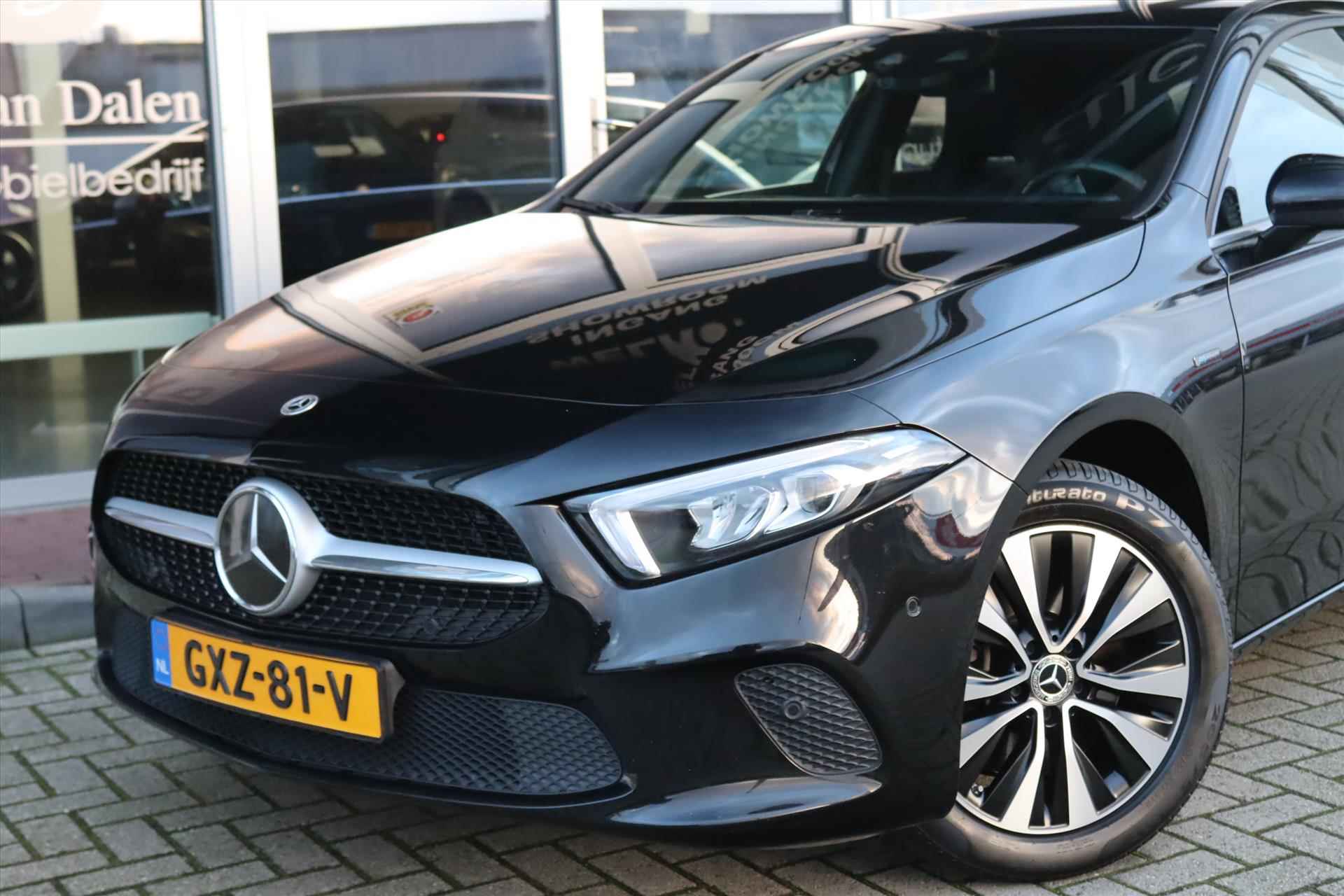 Mercedes A-Klasse A250e 218PK AUTOMAAT PREMIUM Navi | Leer | Camera | Adapt.Cruise | Sfeerverl. | Clima | Stoelverw. | Pdc | 17 Inch Lm | - 58/62