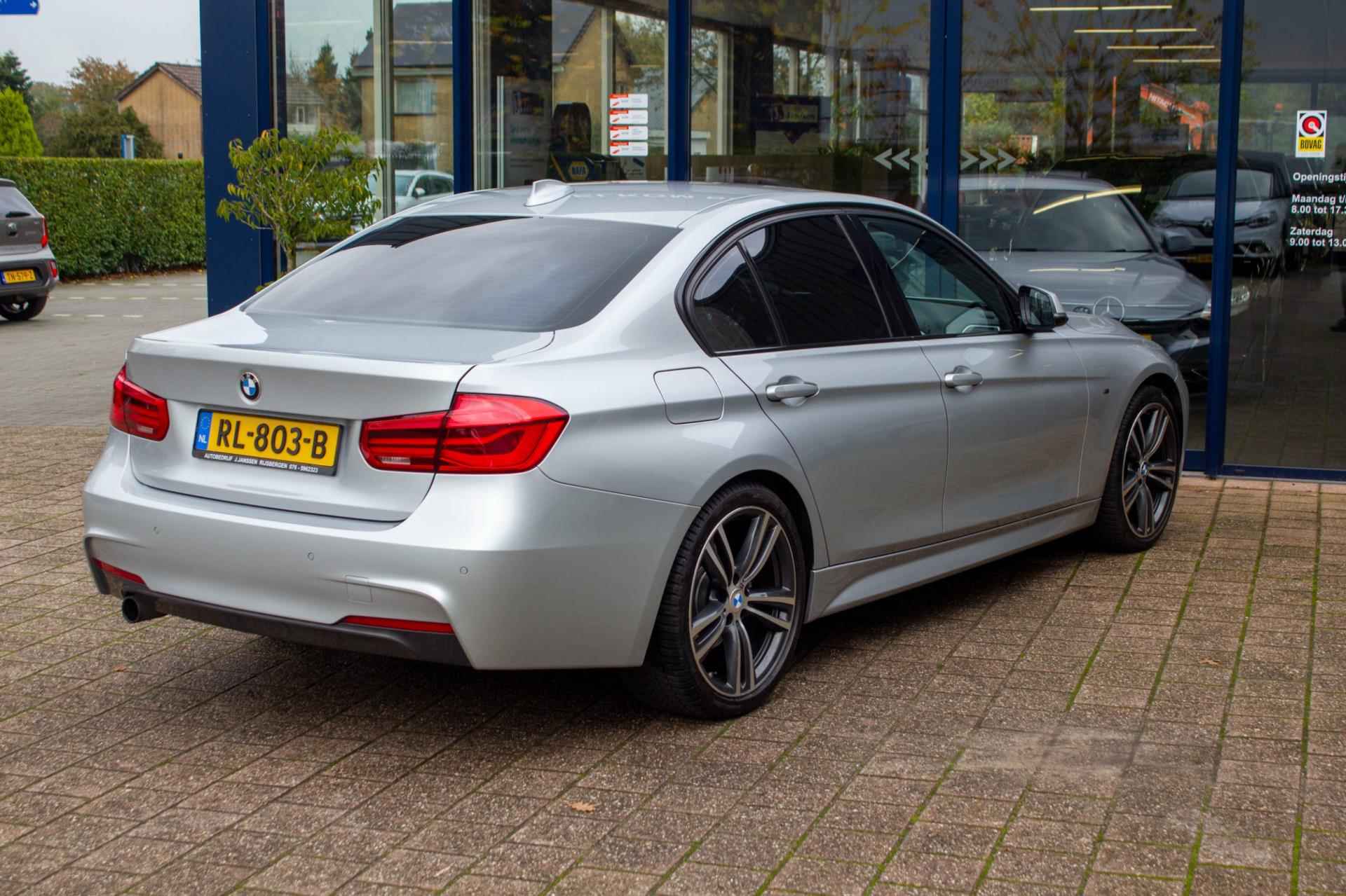 BMW 3-serie 318i Corporate Lease Executive | Prijs rijklaar incl. 12 mnd garantie | LMV Bluetooth Nav Parkeersensoren achter - 2/42