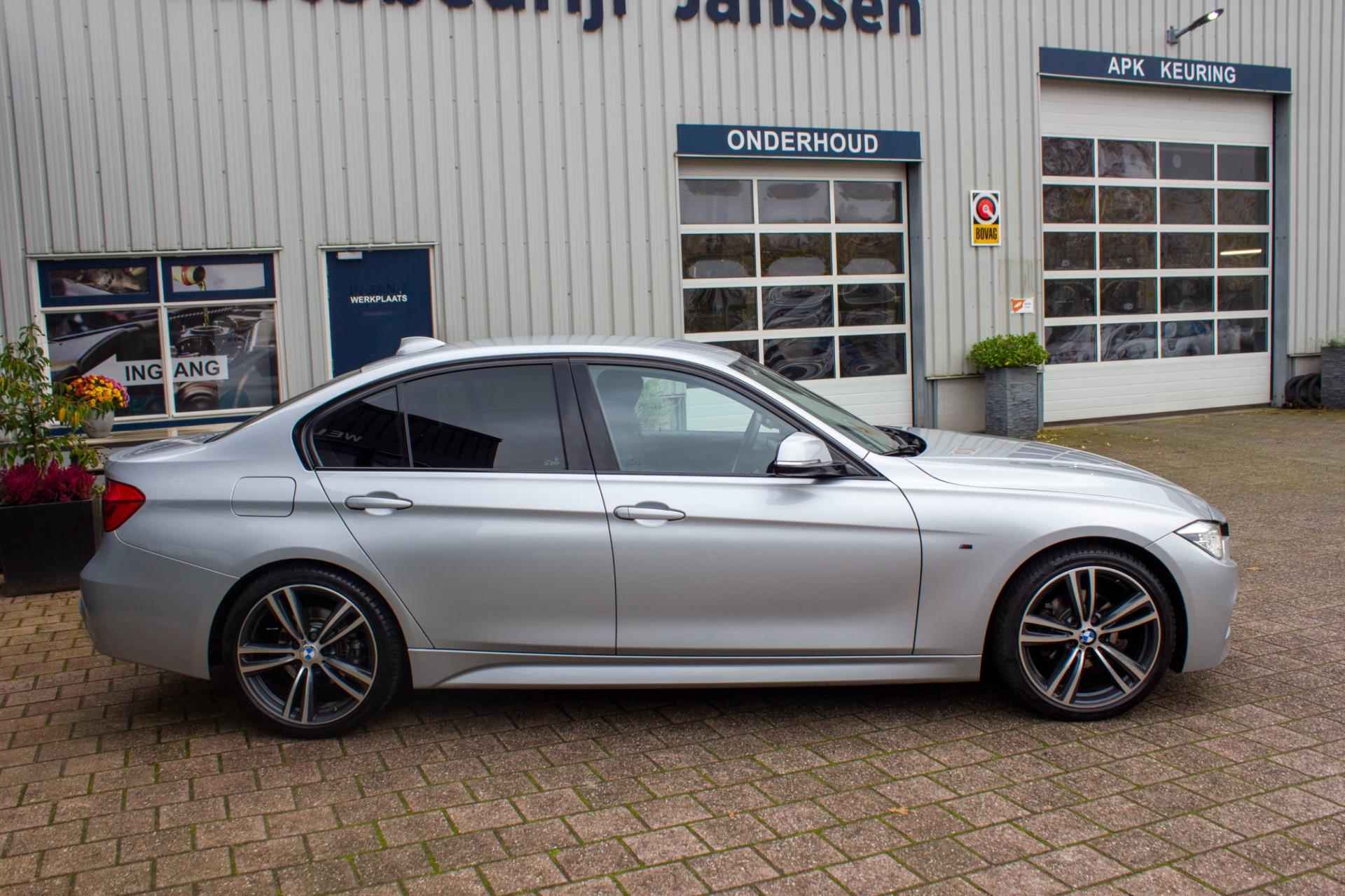 BMW 3-serie 318i Corporate Lease Executive | Prijs rijklaar incl. 12 mnd garantie | LMV Bluetooth Nav Parkeersensoren achter - 9/42