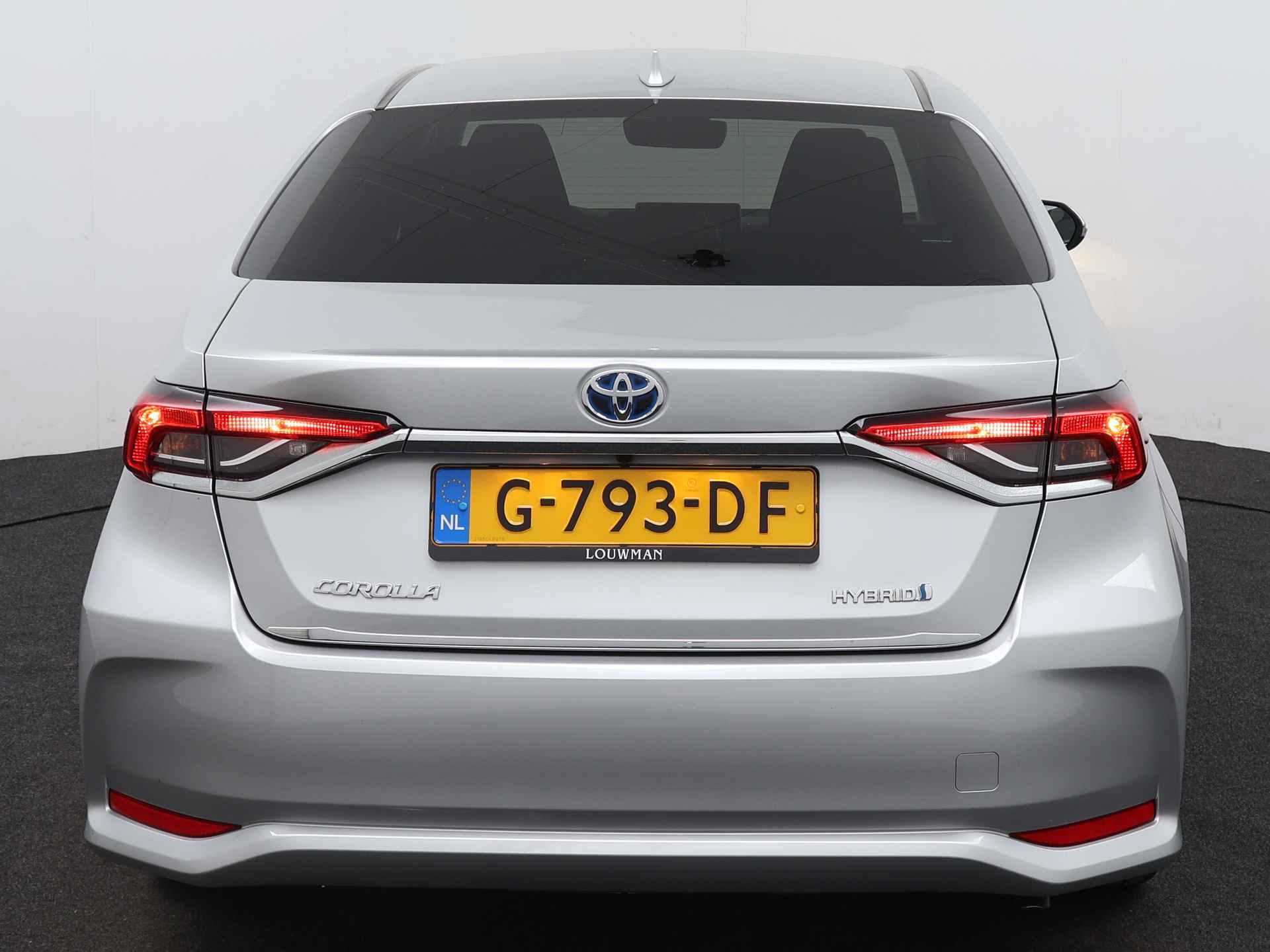 Toyota Corolla 1.8 Hybrid First Edition | Navigatie | Cruise Control | Metallic lak | 1ste eigenaar | - 28/39