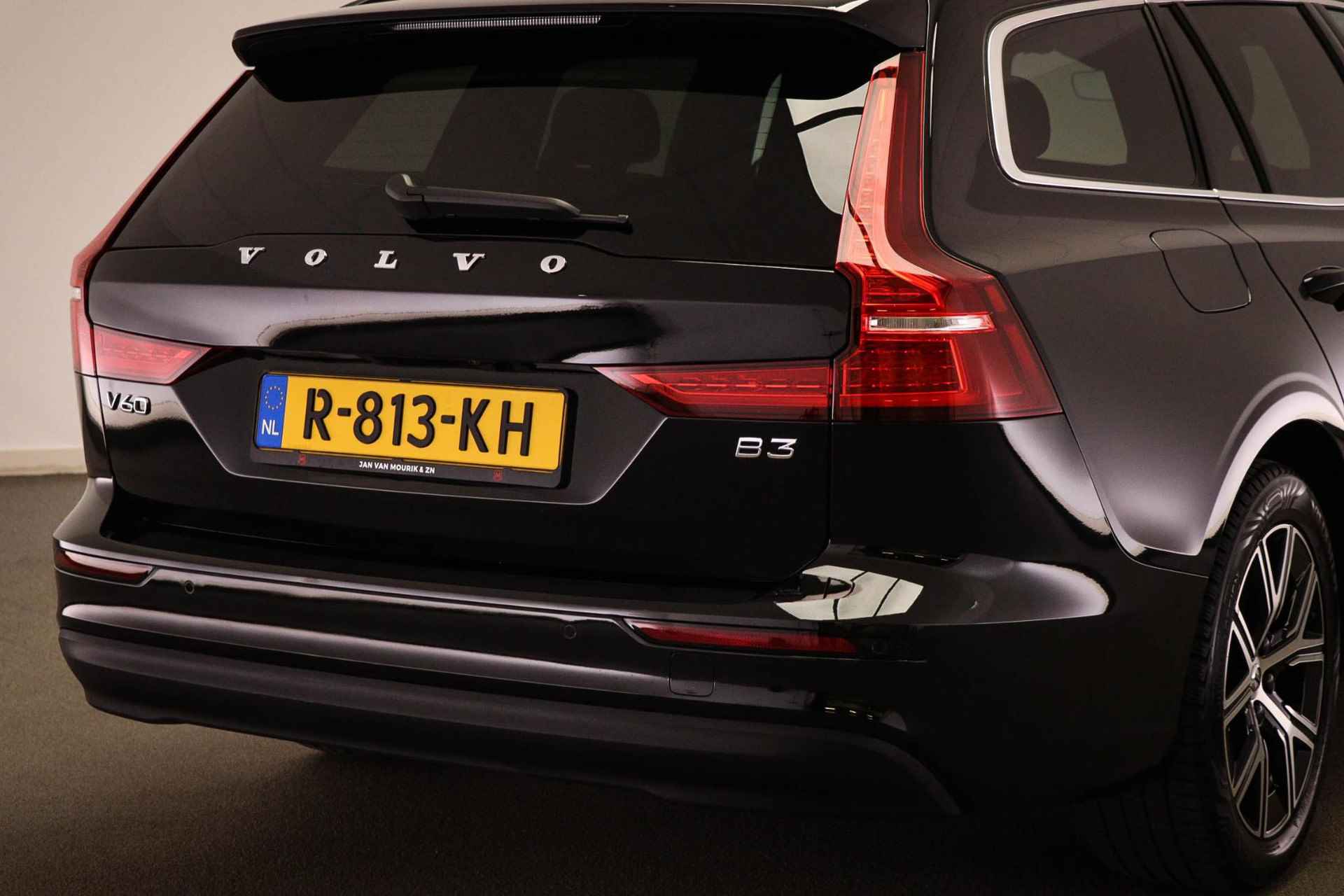 Volvo V60 2.0 B3 Core | CLIMATE / PARK ASSIST- PACK | VOORRUITVERWARMING | TREKHAAK - 24/52