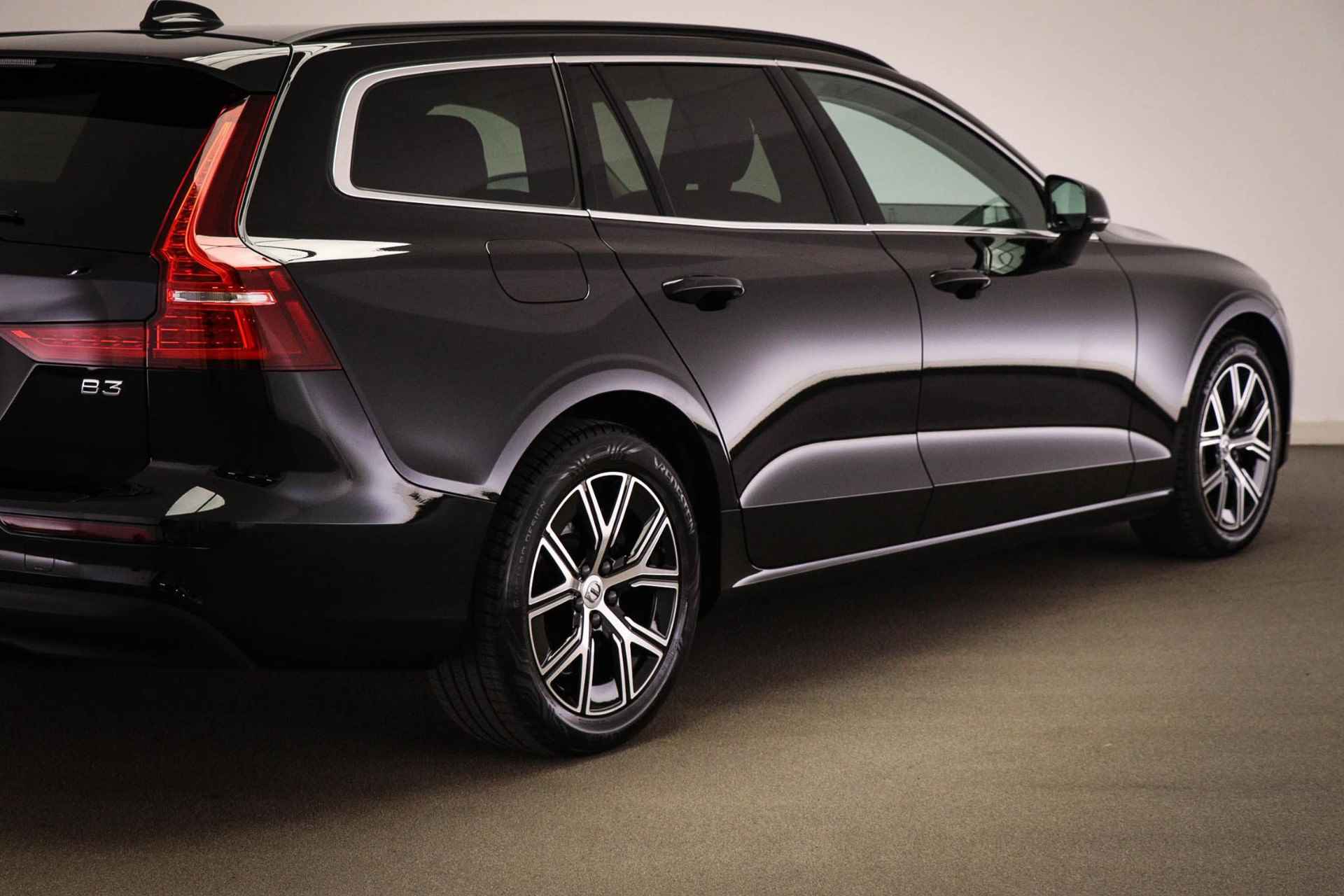 Volvo V60 2.0 B3 Core | CLIMATE / PARK ASSIST- PACK | VOORRUITVERWARMING | TREKHAAK - 27/52