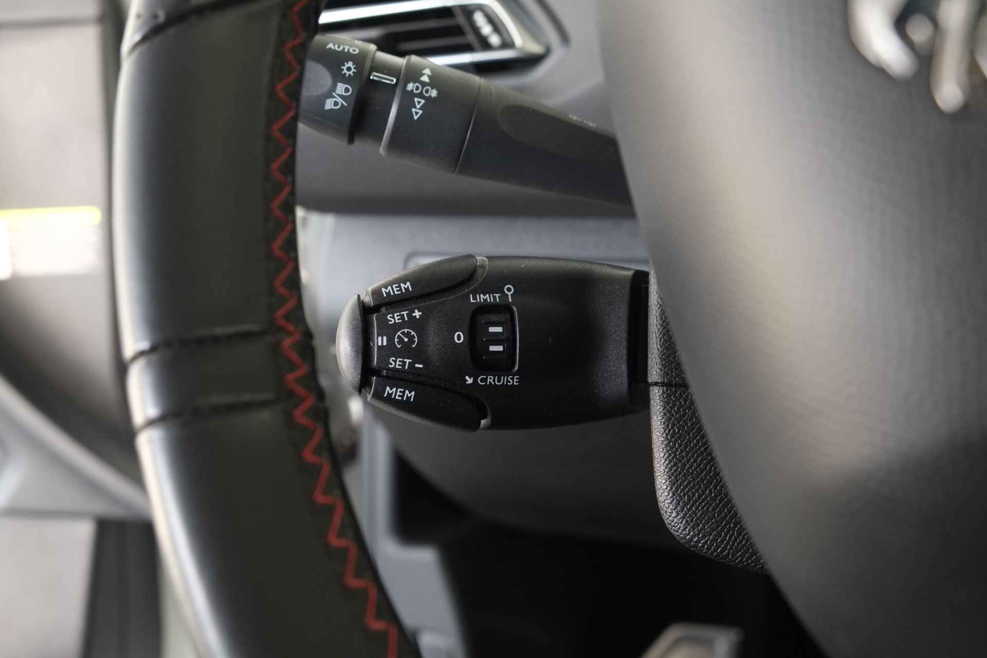 Peugeot 308 SW 1.2 PureTech GT-line / Panorama / LED / Navigatie / Cruisecontrol - 25/31