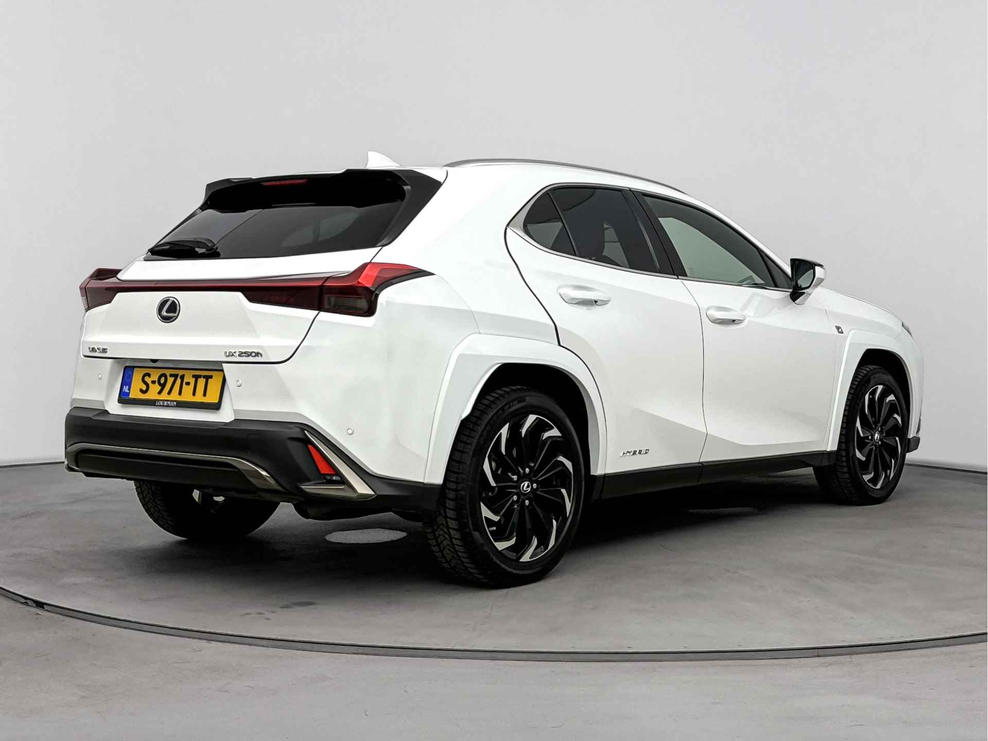 Lexus UX 250h AWD F Sport Premium Limited | Adaptief Dempingsysteem | Elektrische Achterklep | Premium Navigatie | - 3/41