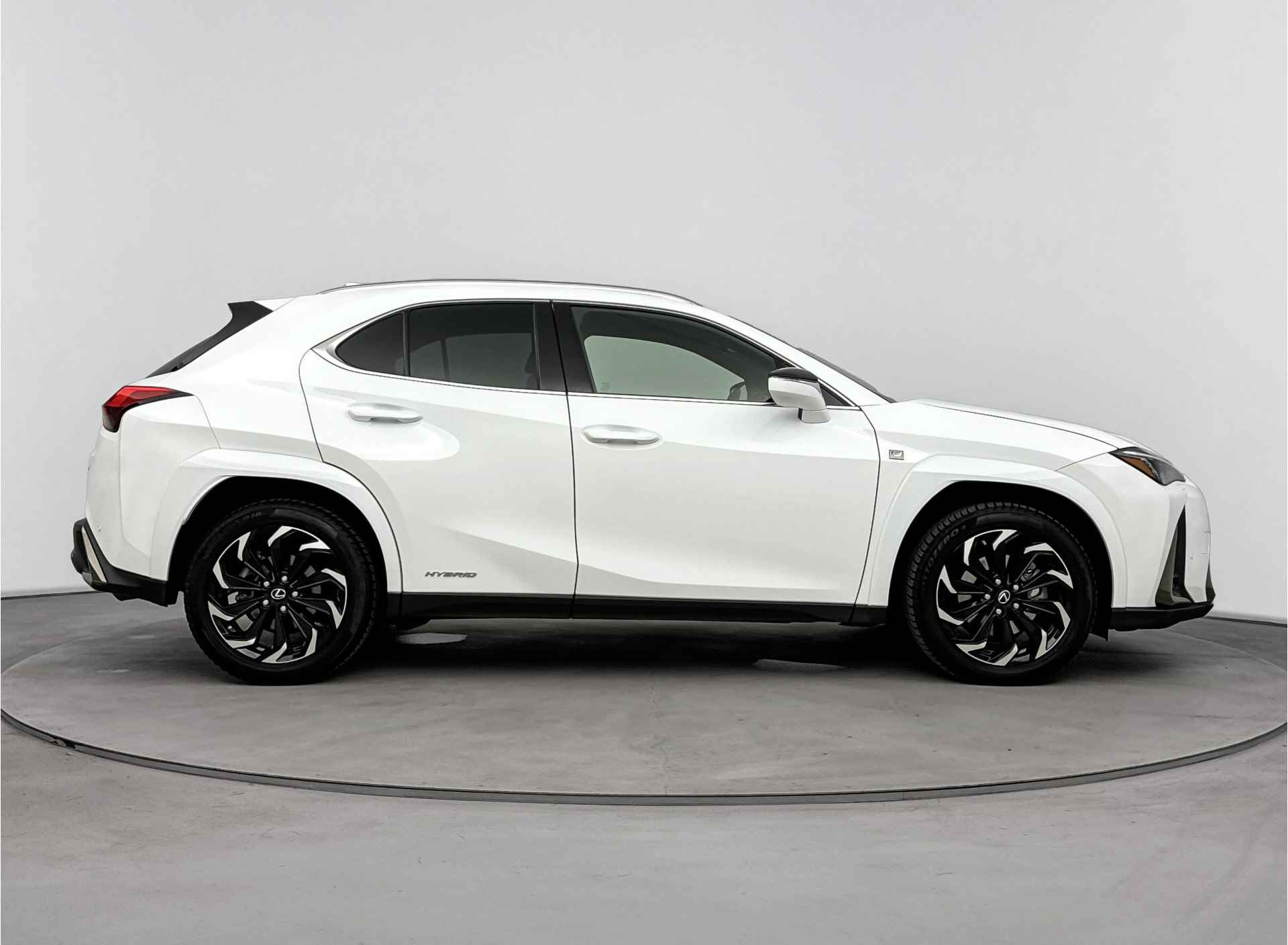 Lexus UX 250h AWD F Sport Premium Limited | Adaptief Dempingsysteem | Elektrische Achterklep | Premium Navigatie | - 16/41