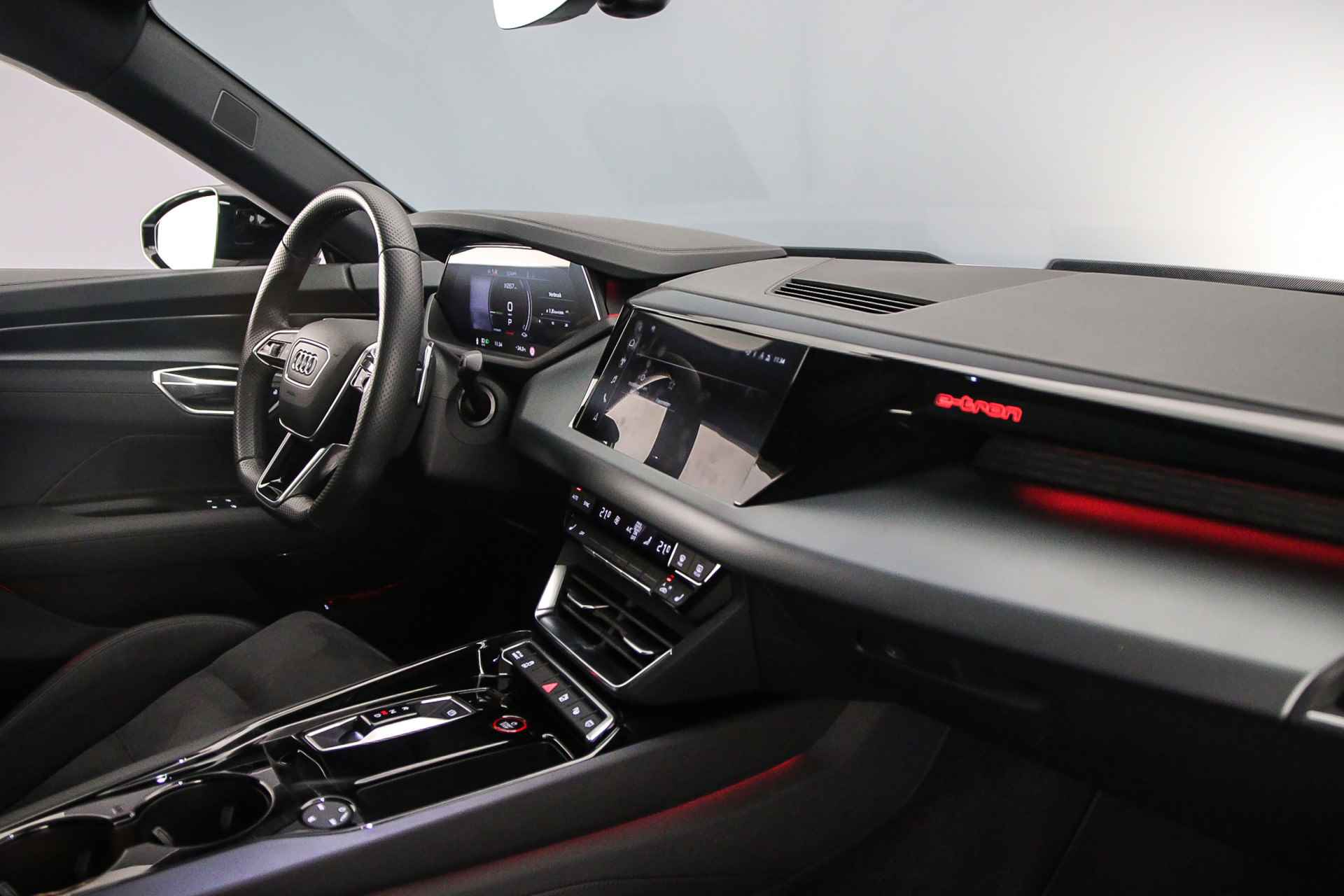 Audi e-tron GT 476pk Quattro | Nachtzicht | RS Dynamic | Head Up | B&O | 4-wiel Besturing | Adapt. Luchtvering | Panodak | Comfort Stoelen |  360 camera | 21 inch | - 11/55