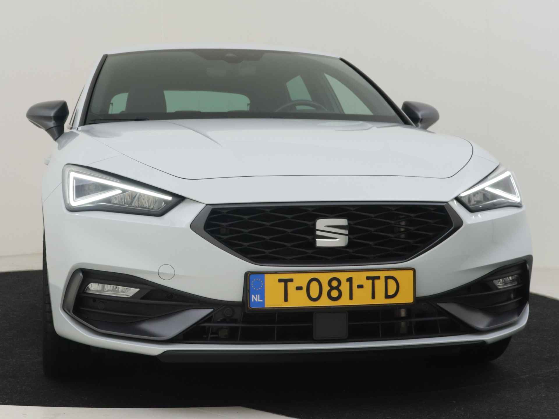 SEAT Leon 1.4 TSI 204 PK eHybrid PHEV FR | Camera Achter | Stoel+Stuur Verwarming | Keyless | PDC V+A | DAB Ontvanger | 18''LMV - 26/37