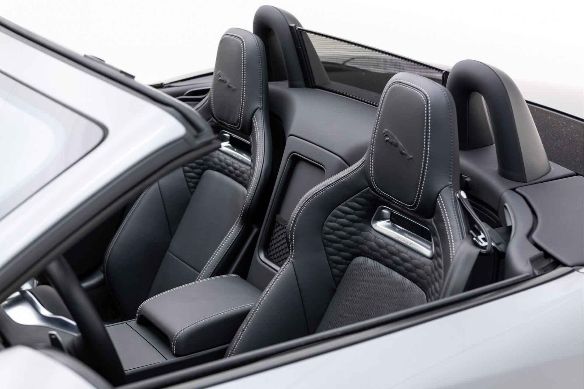 Jaguar F-Type P450 RWD First Edition | 20" wielen | Keyless Entry | Stuurverwarming | Performance seats - 40/51