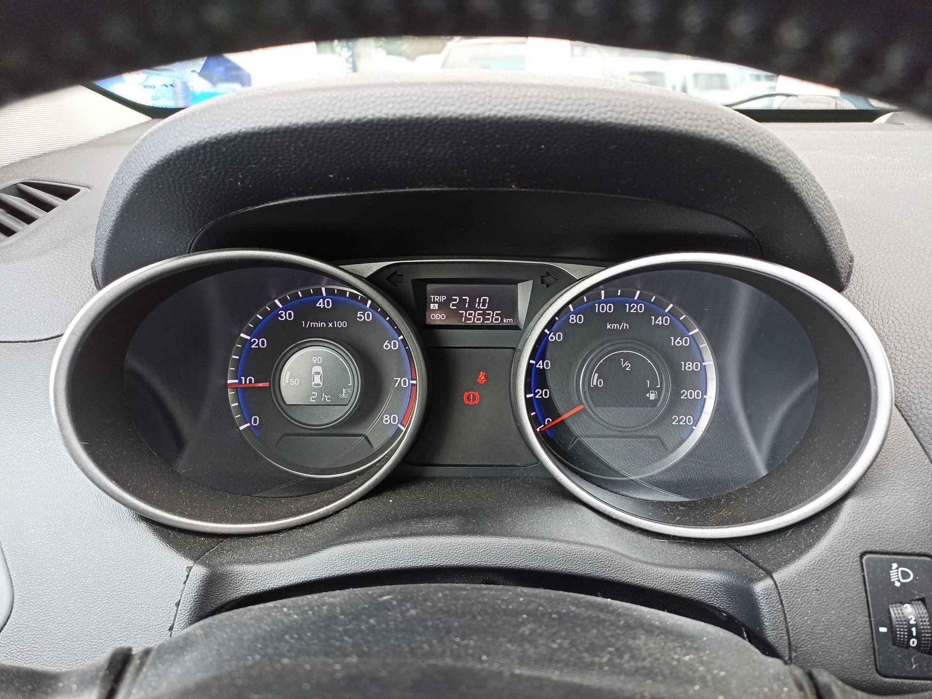 Hyundai ix35 1.6i GDI Go! 17"LM Velgen | Navigatie | PDC Achter | Panorama dak | Trekhaak | Stoelverwarming | - 10/28