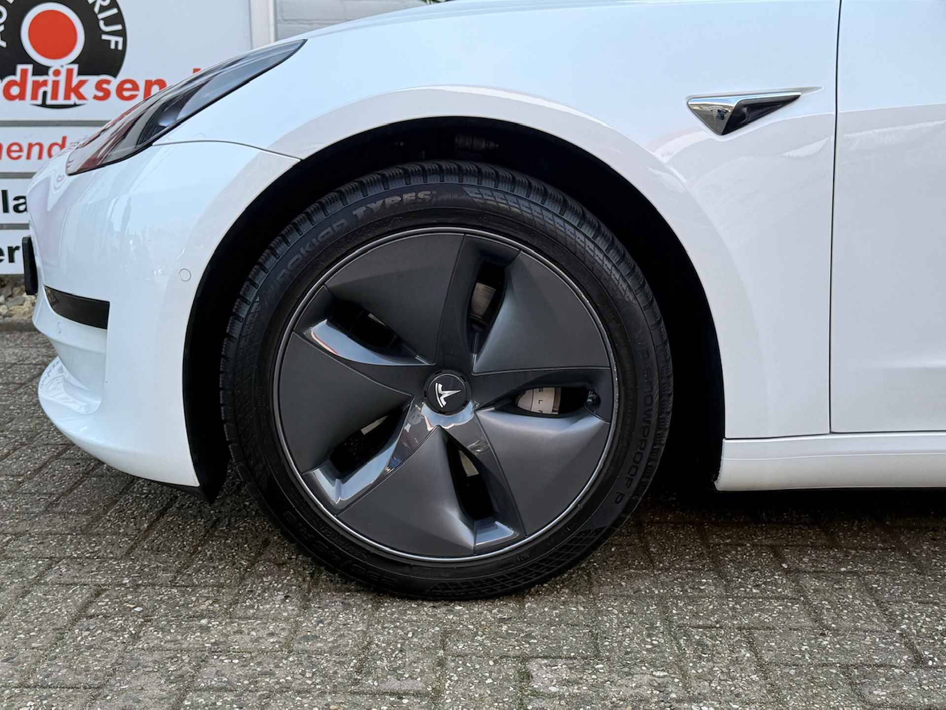 Tesla Model 3 Standard Plus RWD/ LFP accu/ Parelmoer wit/ Camera achter/ Lederen bekleding/ Stoelverwarming/ 1 Eigenaar/ Origineel NL/ NAP - 8/32