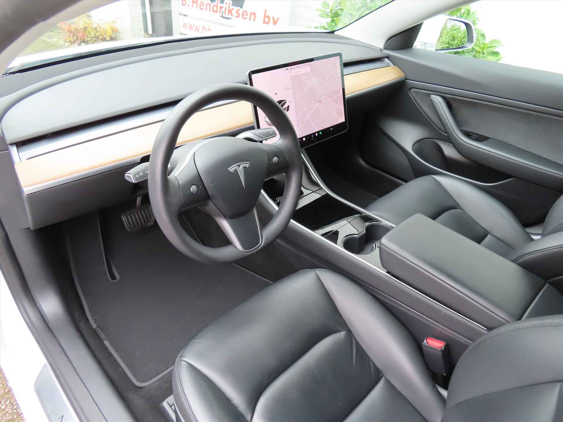 Tesla Model 3 Standard Plus RWD/ LFP accu/ Parelmoer wit/ Camera achter/ Lederen bekleding/ Stoelverwarming/ 1 Eigenaar/ Origineel NL/ NAP - 9/32