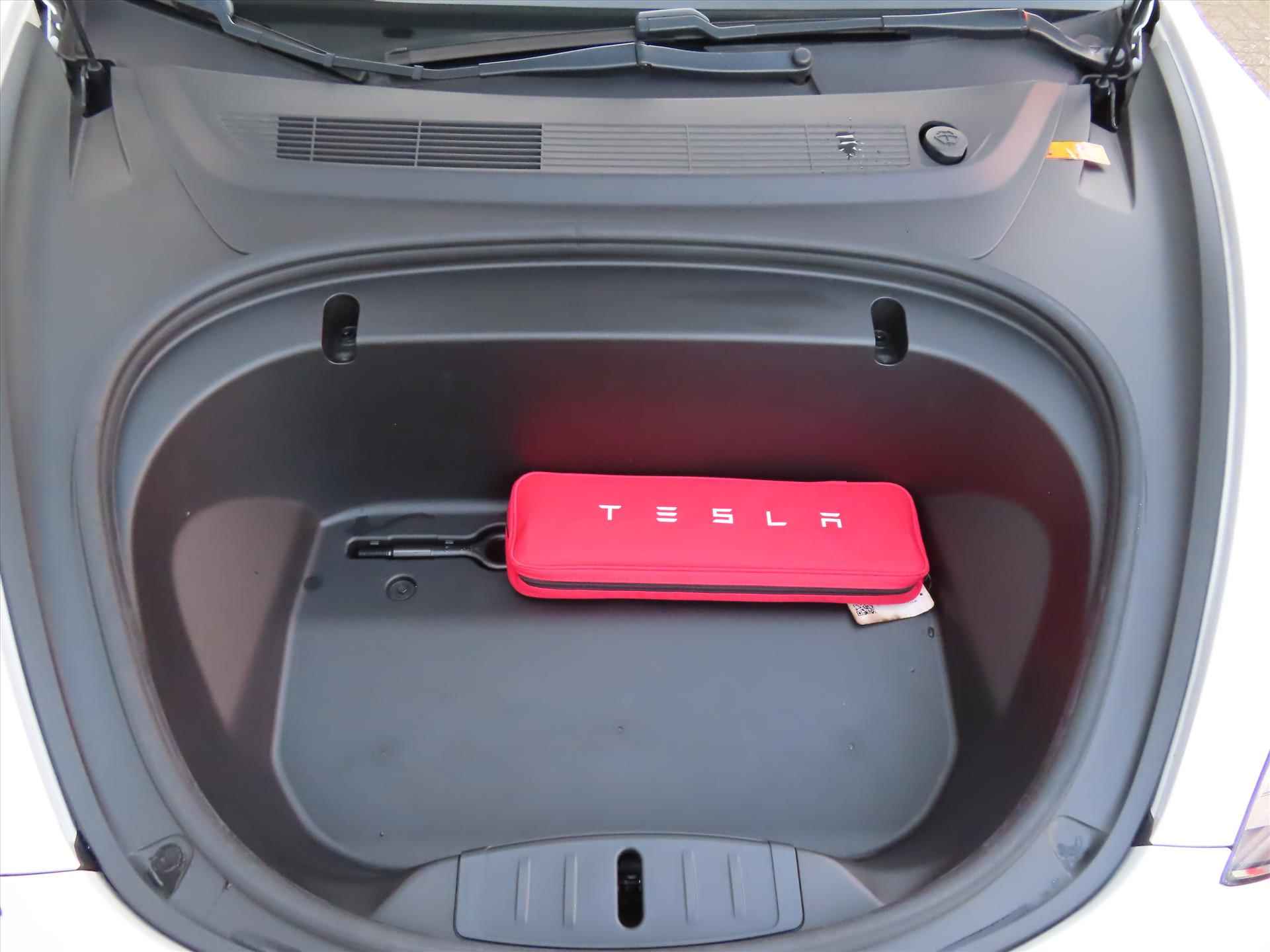 Tesla Model 3 Standard Plus RWD/ LFP accu/ Parelmoer wit/ Camera achter/ Lederen bekleding/ Stoelverwarming/ 1 Eigenaar/ Origineel NL/ NAP - 12/32