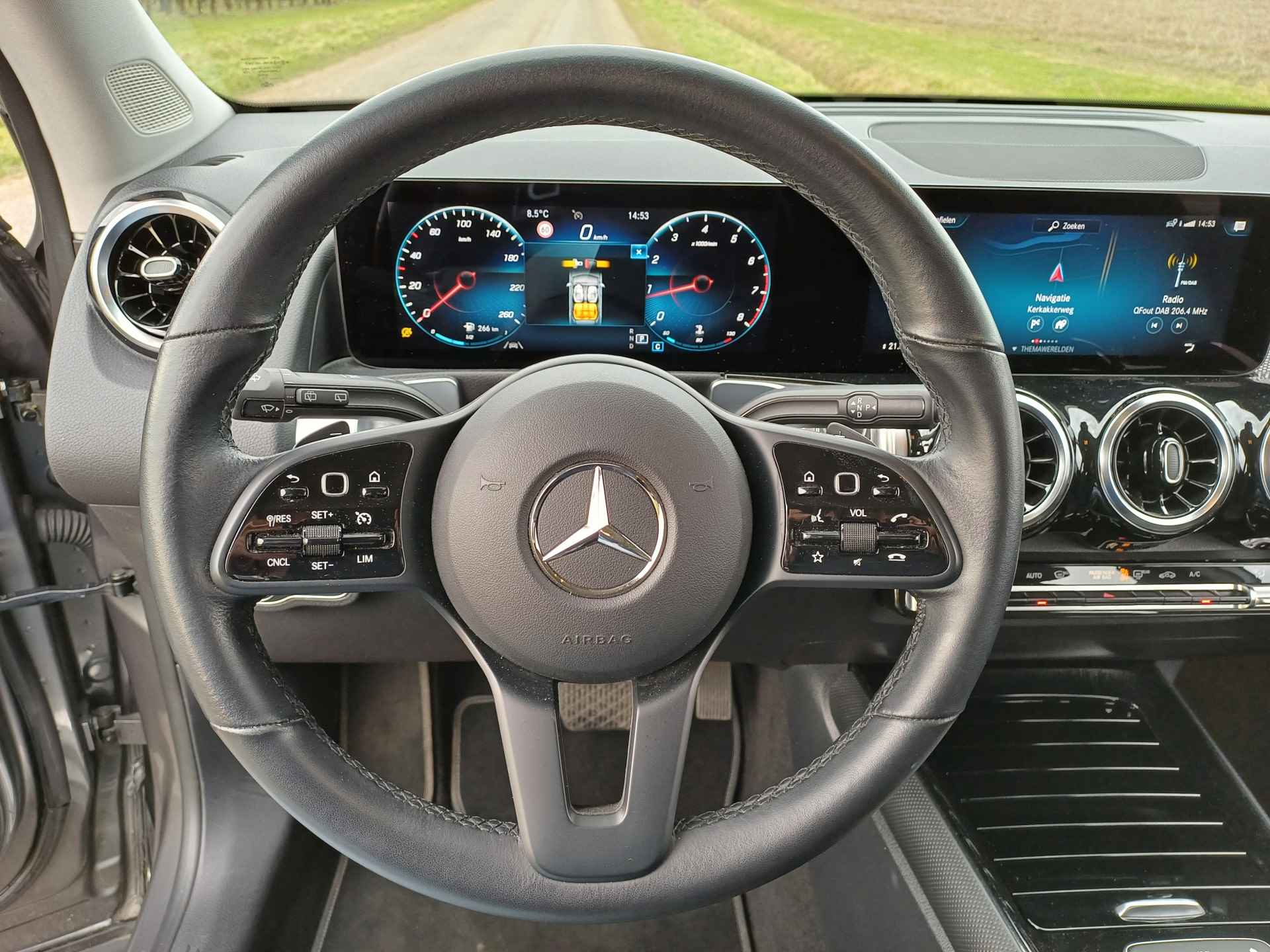 Mercedes-Benz GLB 200 Premium Plus /Navi/Digi Dash/Camera/Trekh/Stoelverw/ - 27/30