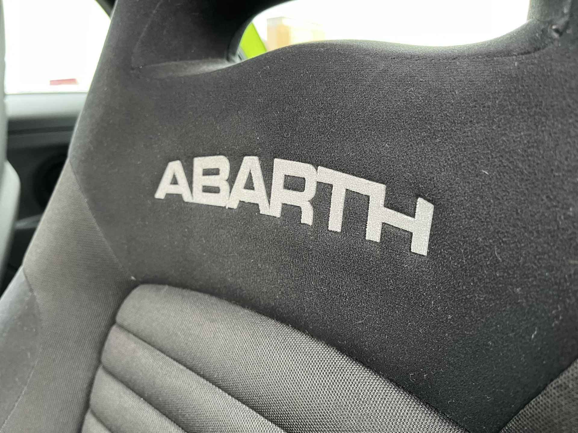 Abarth 595 1.4 T-Jet Abarth Competizione 70th Anniversary | Automaat| 180pk | Sabelt Stoelen | Navigatie, DAB, Bluetooth & AppleCarplay/AndroidAuto | 17'' Velgen - 33/35