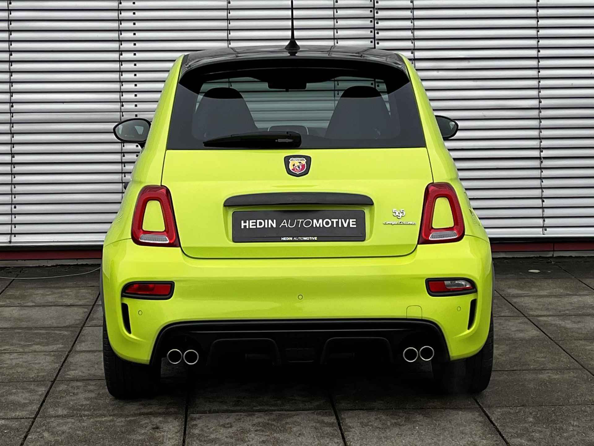 Abarth 595 1.4 T-Jet Abarth Competizione 70th Anniversary | Automaat| 180pk | Sabelt Stoelen | Navigatie, DAB, Bluetooth & AppleCarplay/AndroidAuto | 17'' Velgen - 6/35