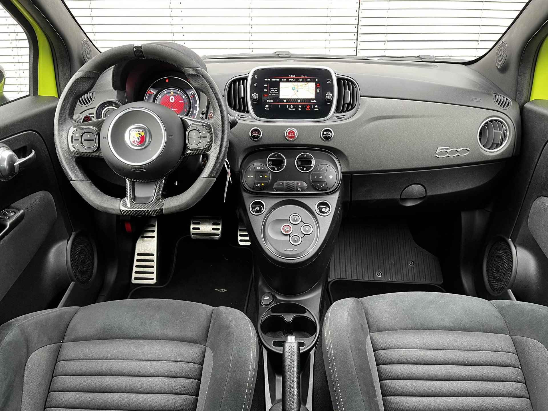 Abarth 595 1.4 T-Jet Abarth Competizione 70th Anniversary | Automaat| 180pk | Sabelt Stoelen | Navigatie, DAB, Bluetooth & AppleCarplay/AndroidAuto | 17'' Velgen - 15/35