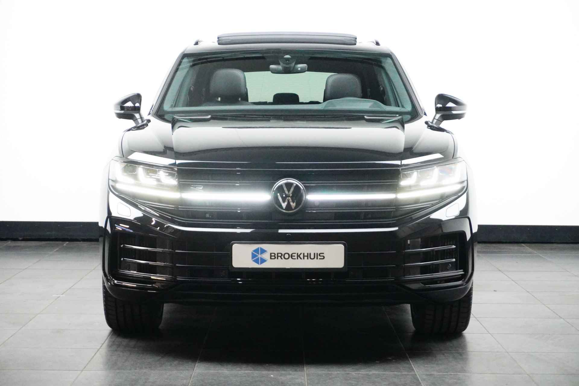 Volkswagen Touareg 3.0 TSi 462 pk eHybrid 4MOTION R | Luchtvering | Pano | Nachtzicht | Trekhaak | - 3/36