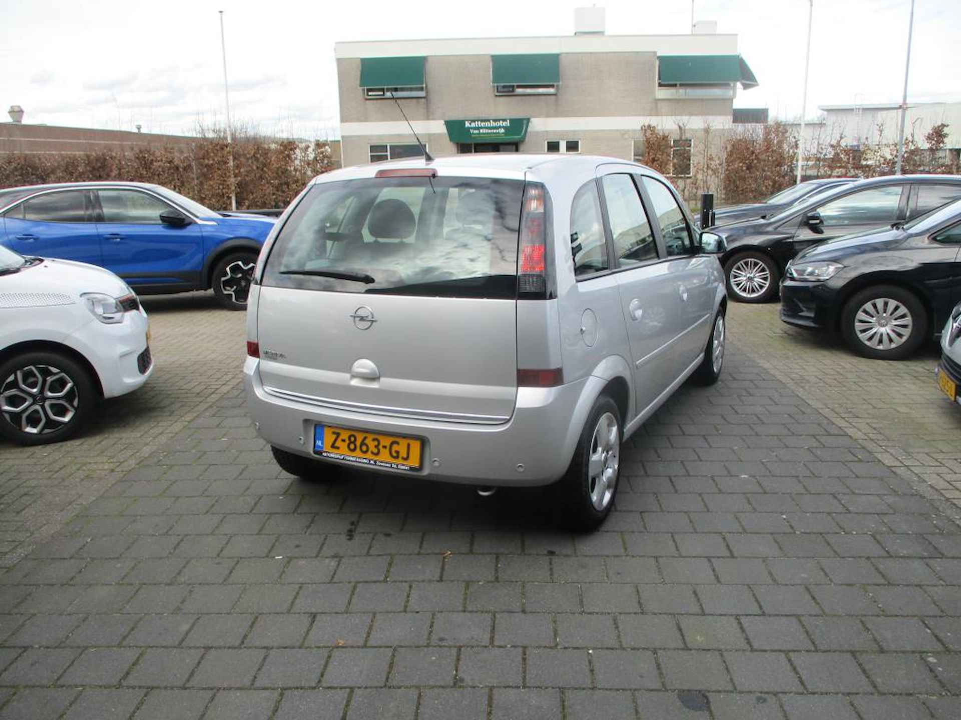 Opel Meriva 1.6-16V Edition - 2/8