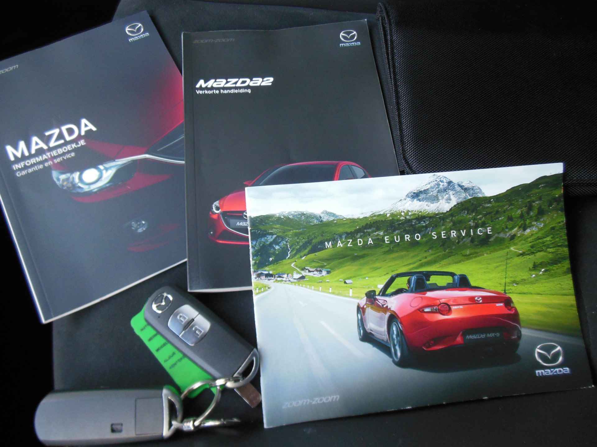 Mazda 2 1.5 Skyactiv-G GT-Luxury 12 maanden Bovag garantie automaat - 19/20