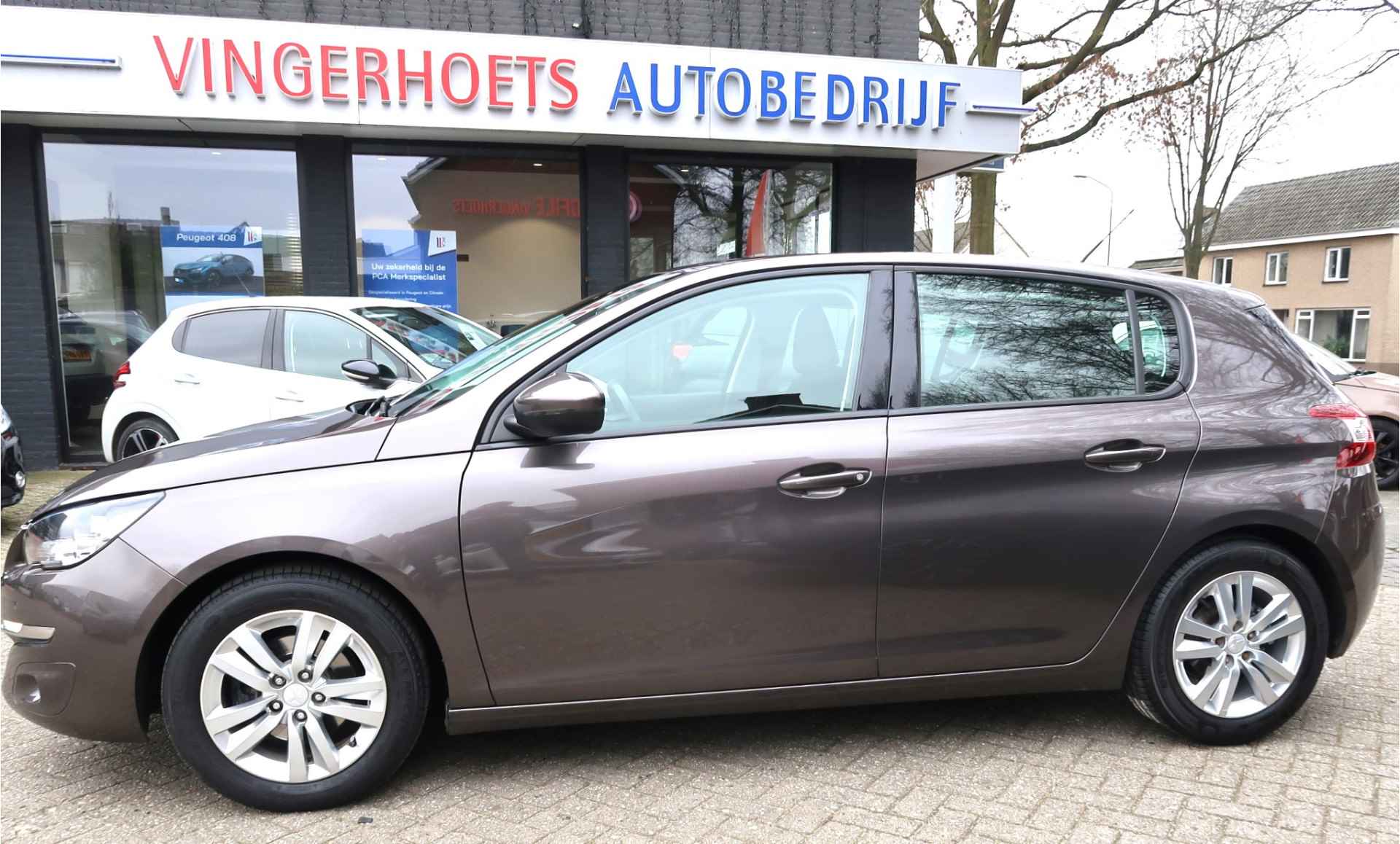 Peugeot 308 1.6 - 16v Benzine 125 Pk. 5-Deurs * Navigatie * Climate & Cruise Control * Parkeersensoren * L.M. Velgen * Trekhaak * Vingerhoets; Vierde Generatie Eersteklas Service ! - 4/42