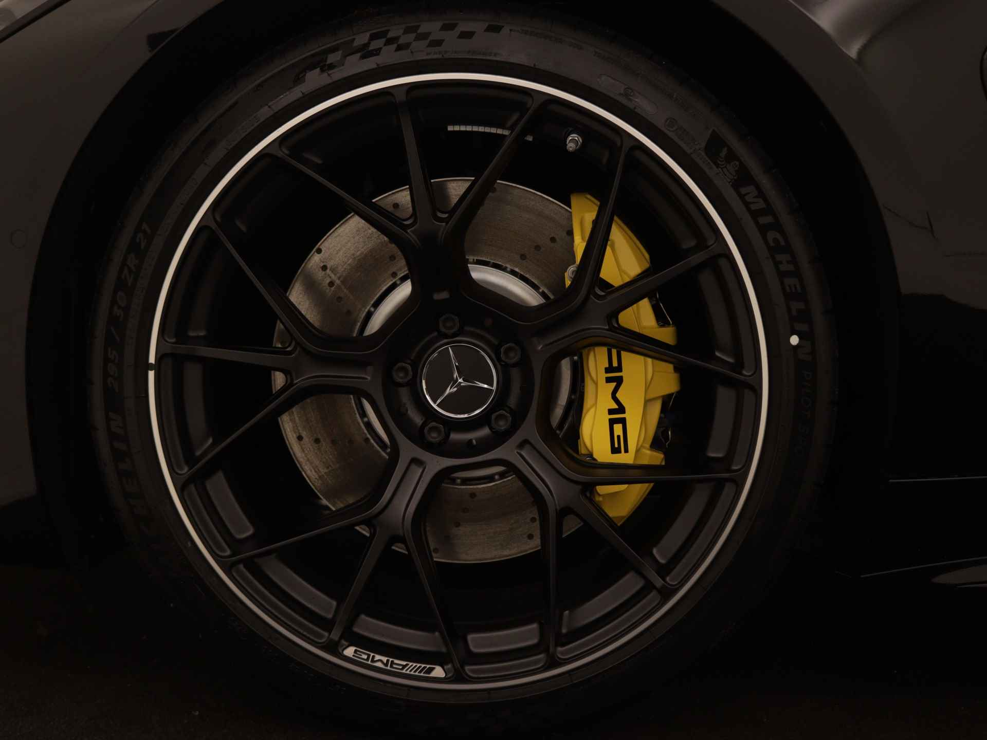 Mercedes-Benz AMG GT 63 4MATIC+ | Remote Parking pakket | AMG Nightpakket II | ENERGIZING AIR CONTROL | AMG Track pace | Sierelementen in AMG carbon | Burmester High-End 3D Surround Sound systeem | - 38/43