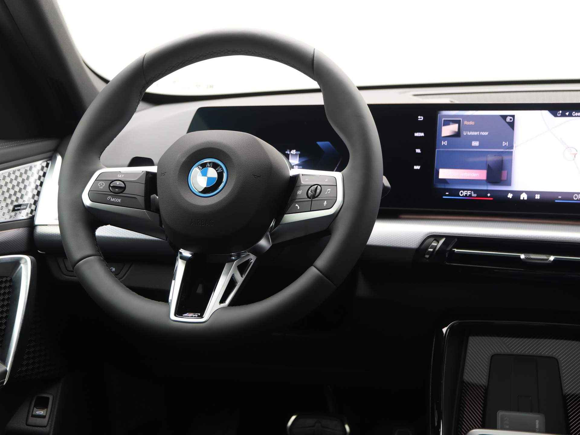 BMW iX1 eDrive20 67 kWh - 3/28