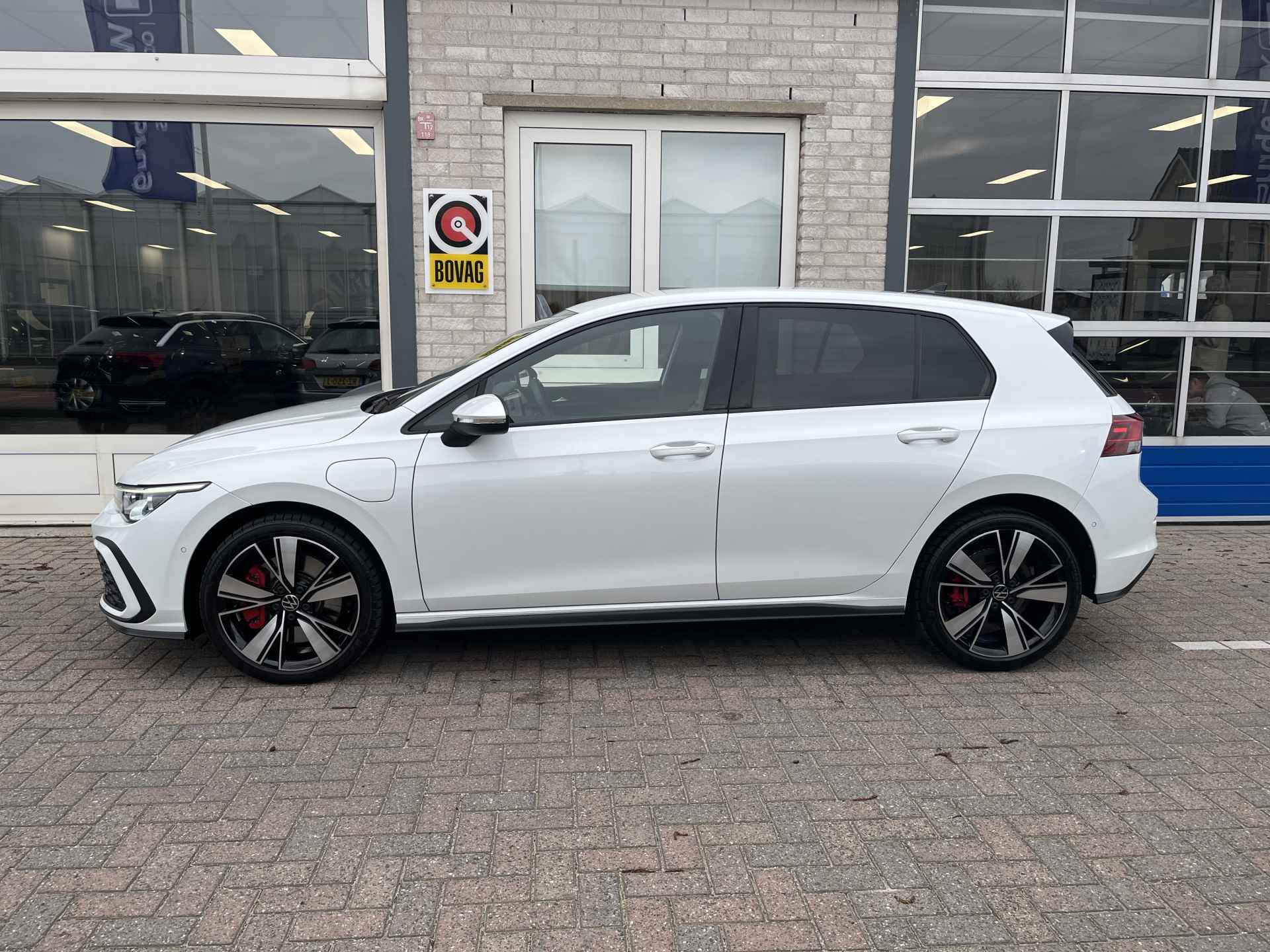 Volkswagen Golf 1.4 eHybrid GTE / AUTOMAAT/ LEDER/ MEMORY SEATS/ ACC/ DAB/ NAVI/ APP-CONNECT/ STOELVERWARMING & KOELING/ PARK. SENSOREN + CAMERA/ KEYLESS - 3/41