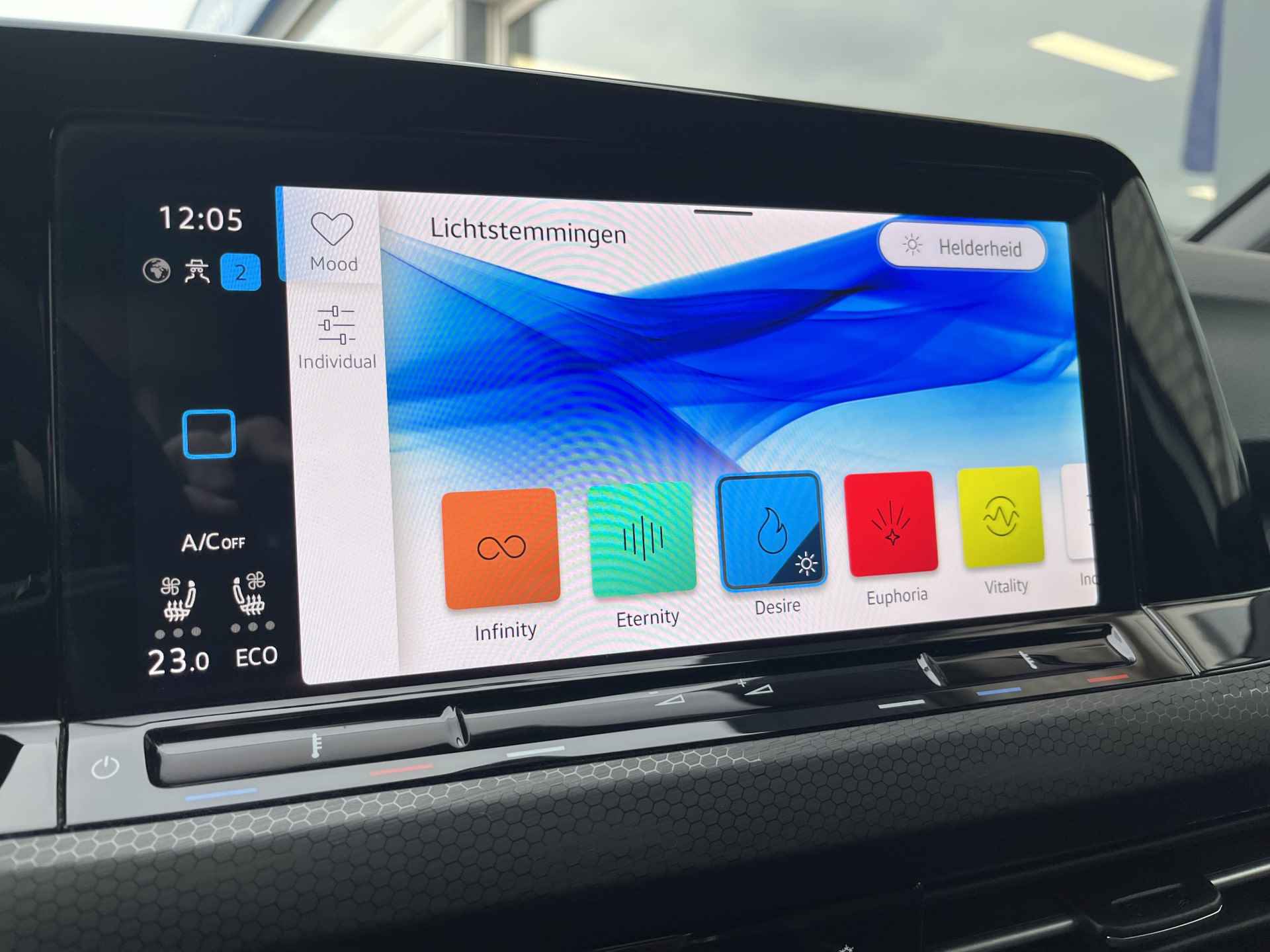 Volkswagen Golf 1.4 eHybrid GTE / AUTOMAAT/ LEDER/ MEMORY SEATS/ ACC/ DAB/ NAVI/ APP-CONNECT/ STOELVERWARMING & KOELING/ PARK. SENSOREN + CAMERA/ KEYLESS - 24/41