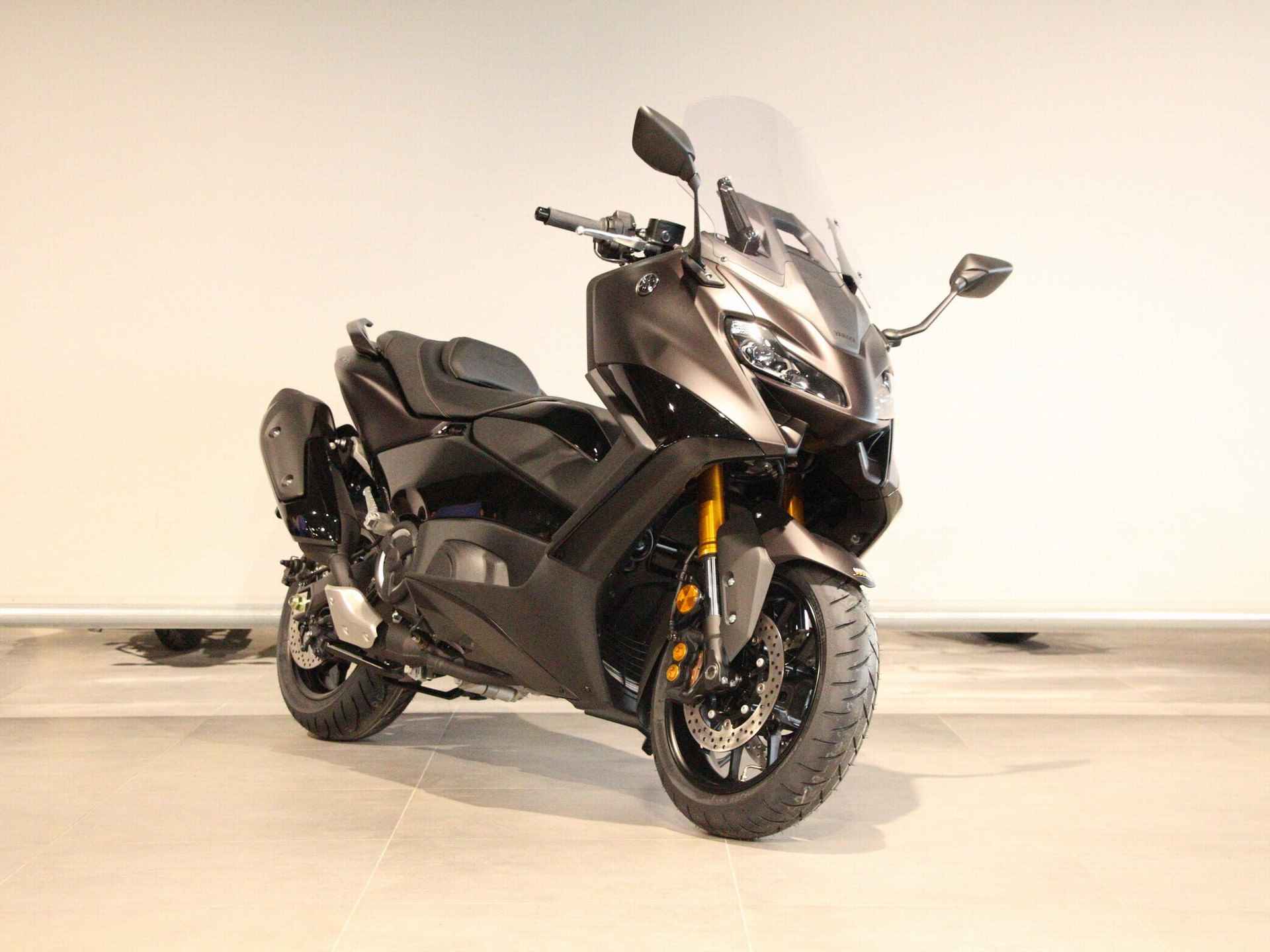 Yamaha T-MAX 560 TECH MAX - 2/13