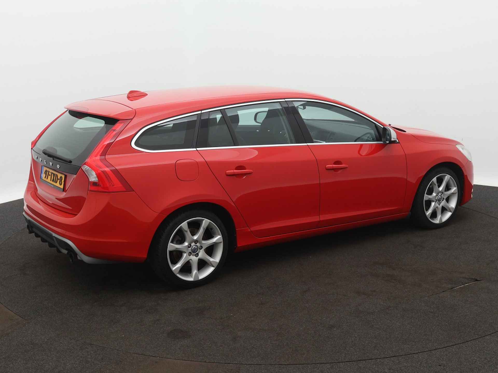 Volvo V60 1.6 T3 R-Design - 10/28