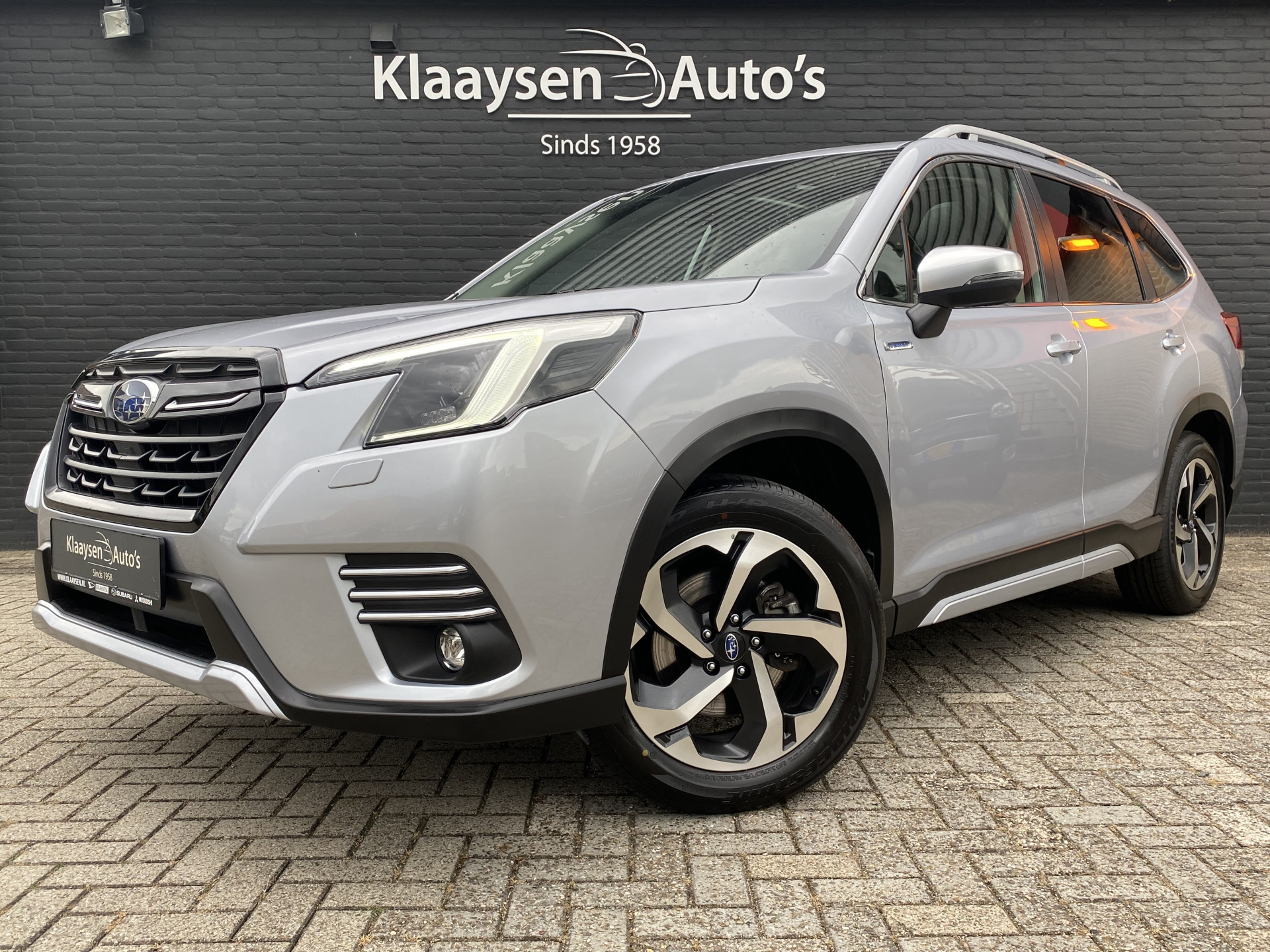 Subaru Forester 2.0i e-BOXER Premium AWD AUT. | 1e eigenaar | dealer onderhouden | navigatie | opendak | camera | fab. garantie 2027