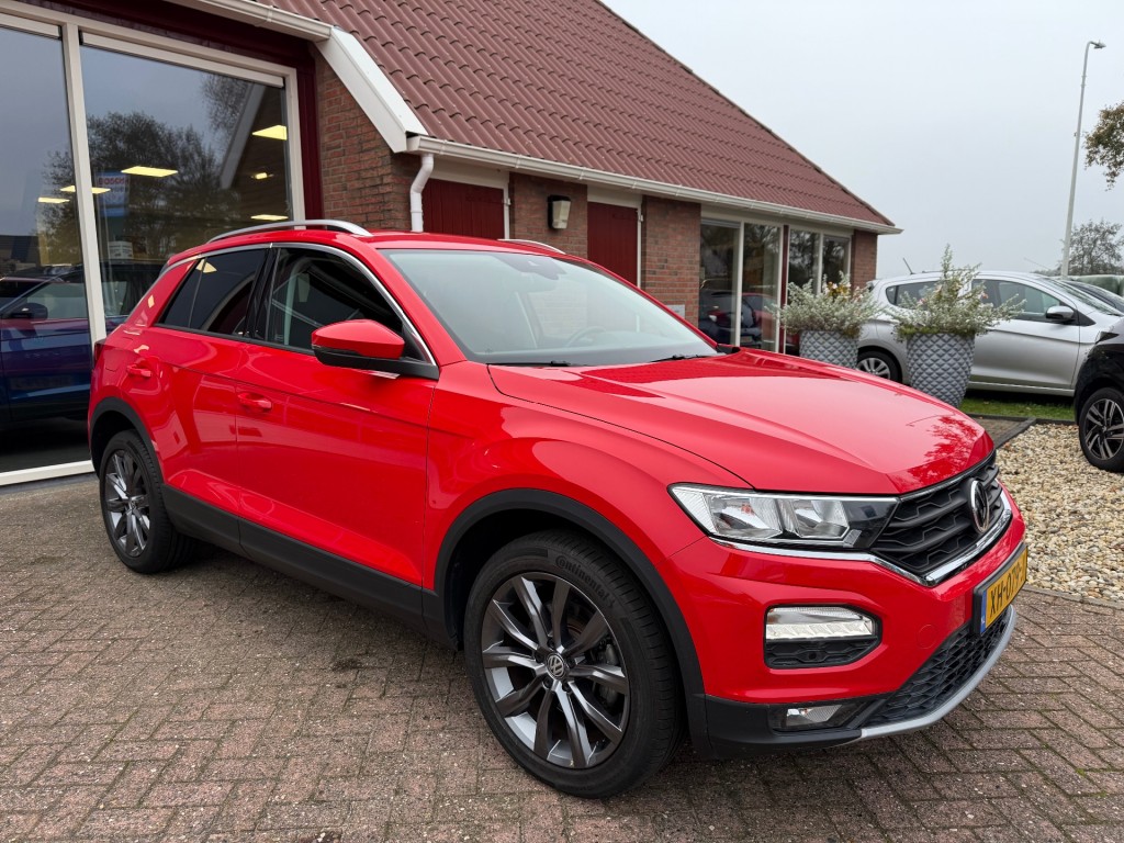 VOLKSWAGEN T-roc 1.0 TSI STYLE 115 PK AIRCO/ECC/NAVIGATIE/VELGEN/ACC/TREKHAAK/ENZ