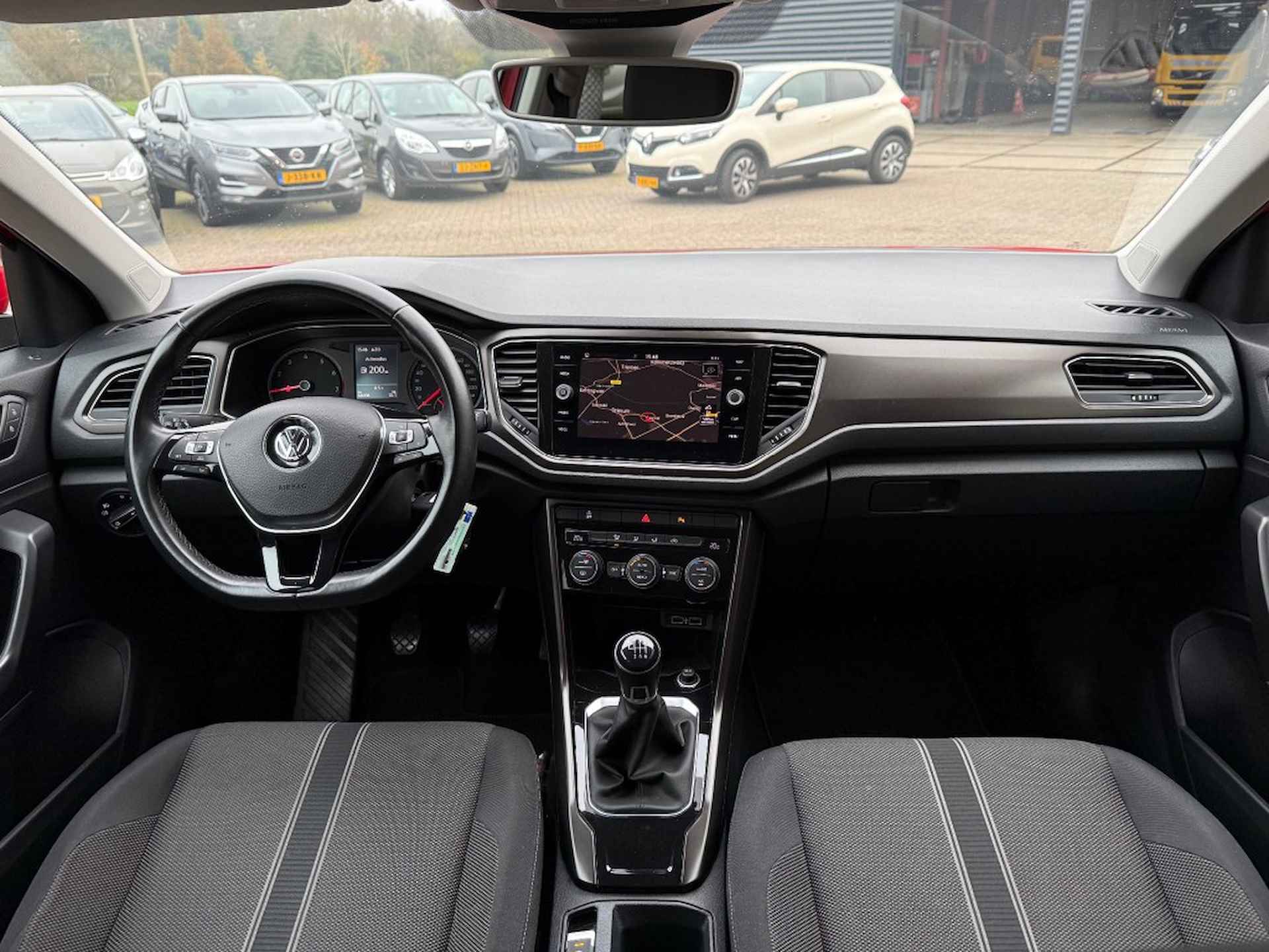 VOLKSWAGEN T-roc 1.0 TSI STYLE 115 PK AIRCO/ECC/NAVIGATIE/VELGEN/ACC/TREKHAAK/ENZ - 20/37