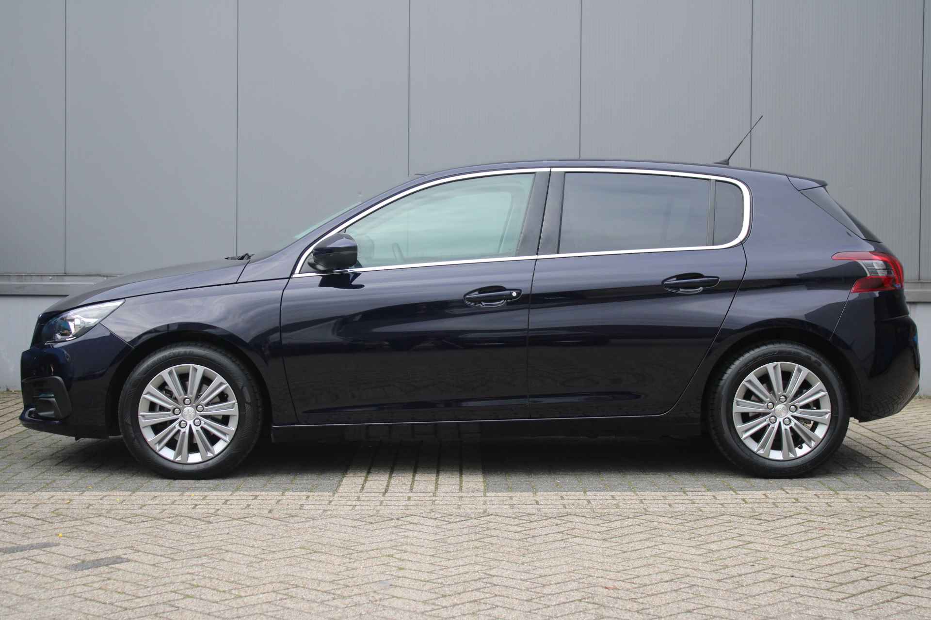 Peugeot 308 Allure 1.2 PureTech 130pk S&S EAT8 Automaat CAMERA | NAVI | CLIMA | PANORAMA GLAZEN DAK | CRUISE | DAB+ - 3/37