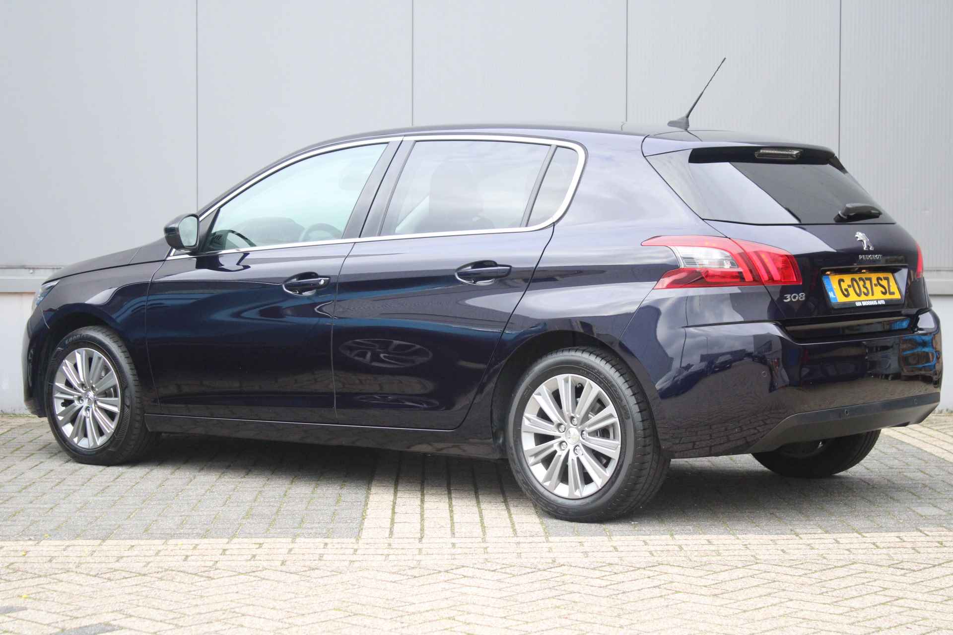 Peugeot 308 Allure 1.2 PureTech 130pk S&S EAT8 Automaat CAMERA | NAVI | CLIMA | PANORAMA GLAZEN DAK | CRUISE | DAB+ - 4/37