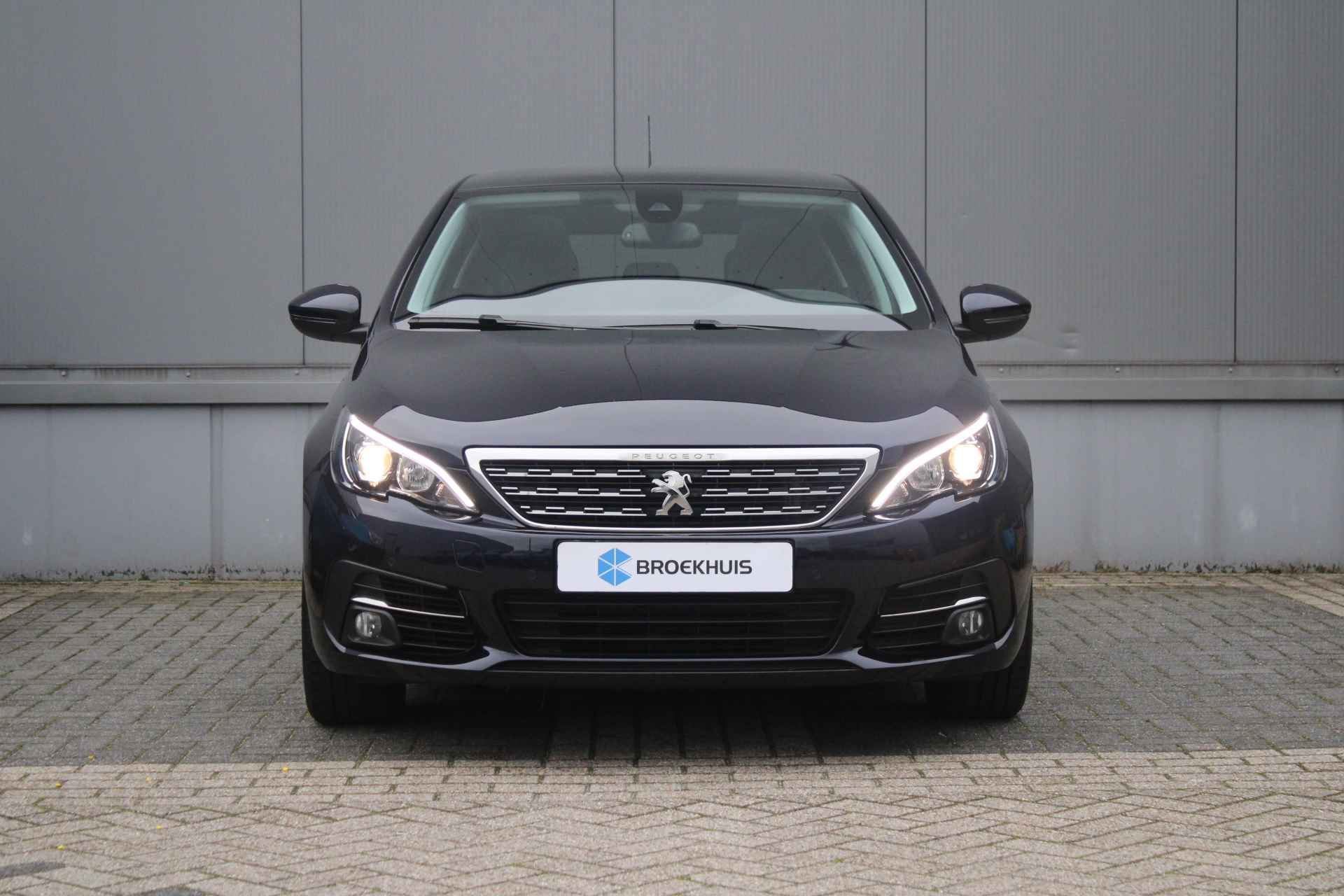 Peugeot 308 Allure 1.2 PureTech 130pk S&S EAT8 Automaat CAMERA | NAVI | CLIMA | PANORAMA GLAZEN DAK | CRUISE | DAB+ - 9/37