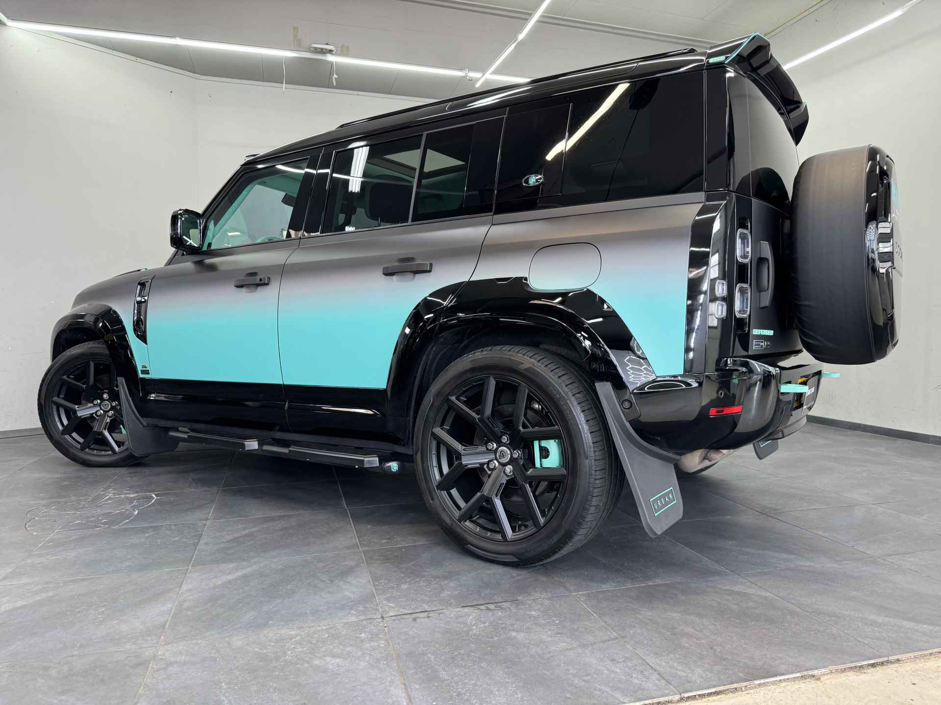 Land Rover Defender 2.0 P400e 110 X✅Customized Signature Car✅UNIEK✅Custom Interieur✅Stoelventilatie✅URBAN✅Meridian✅Panoramadak✅ - 35/108